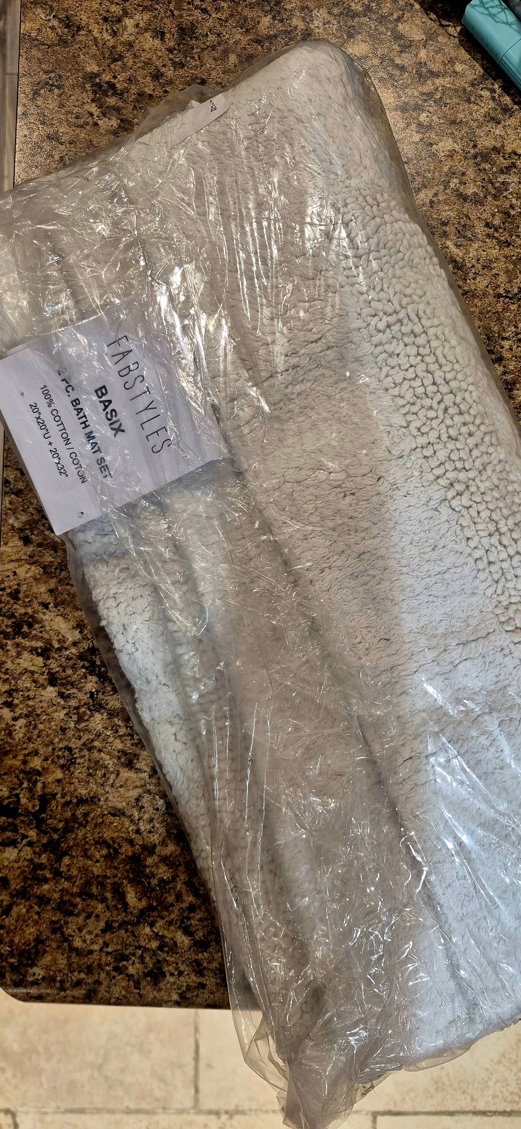 FABSTYLES Blanket + Bathroom Rugs - photo 3