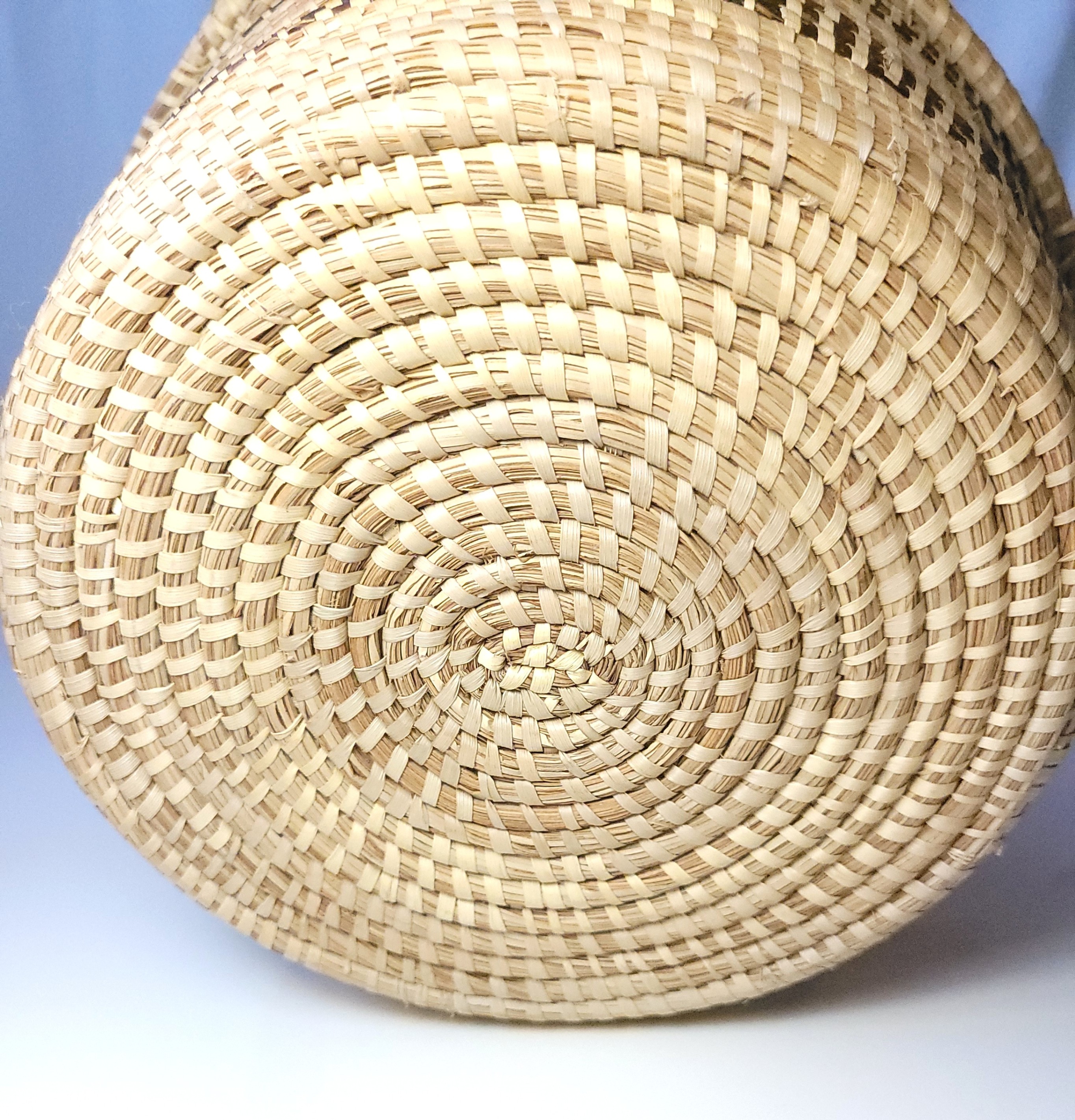 Circa 1970s Botswana Handwoven Basket with Lid & Strap | Large - photo 5