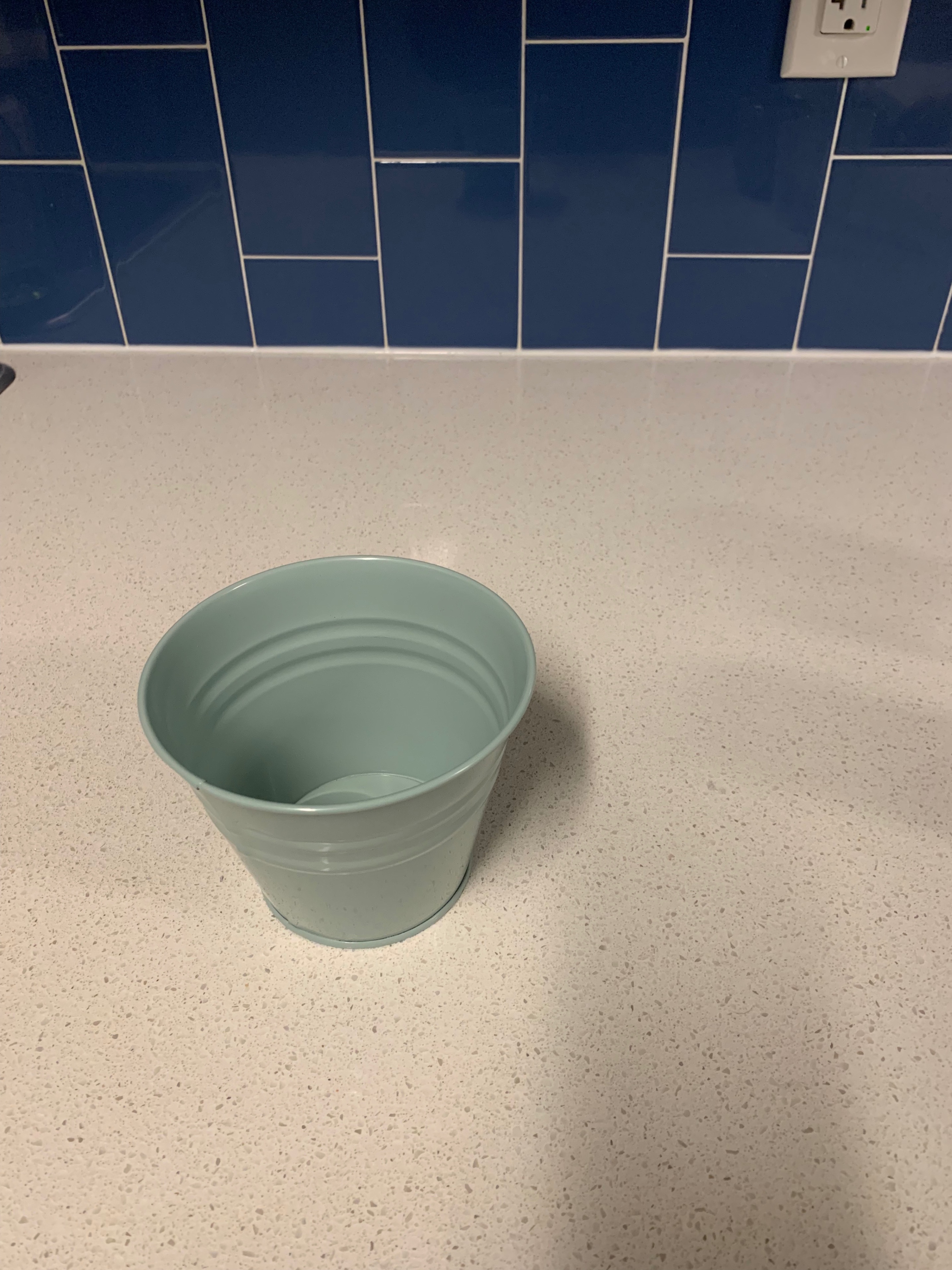 🪴 Small Metal Planter / Pot — Sage Green