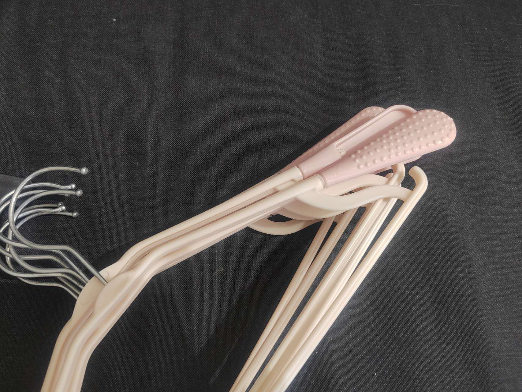 Utopia Home Premium Wooden Hangers and Plastic Hangers - photo 4