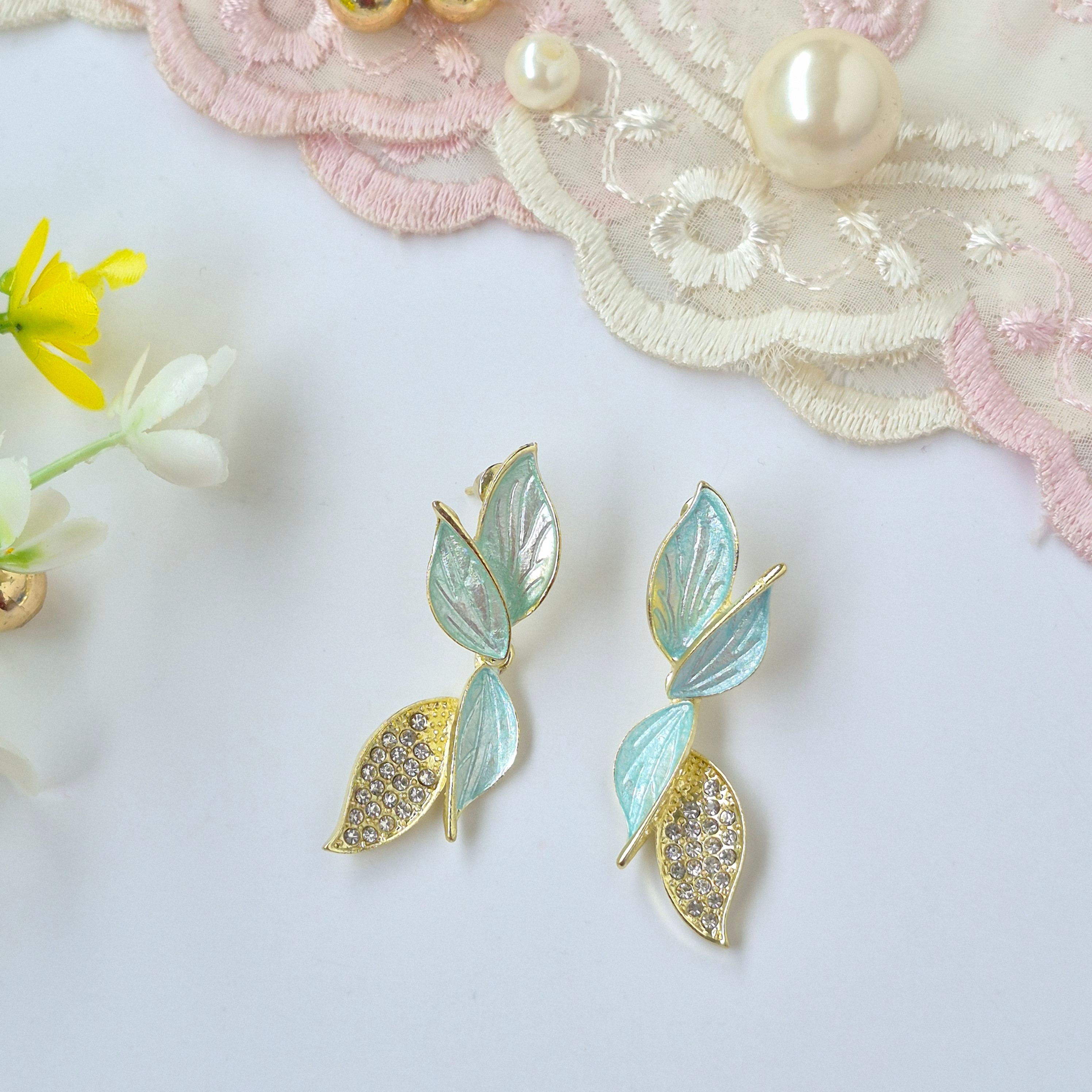 ✨ Pastel mint green  leaf earrings by Rabloo Accessories