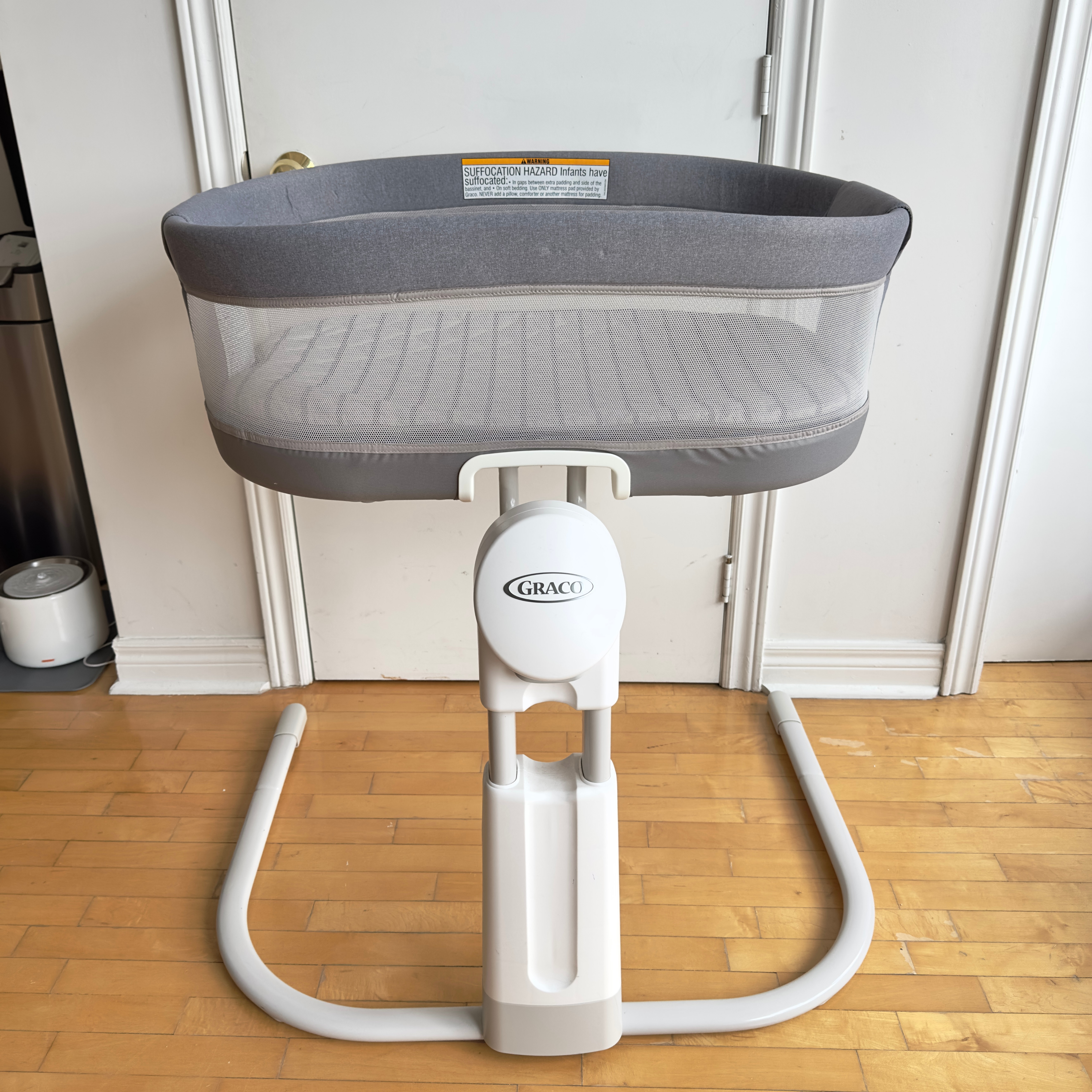 Graco DreamMore Bedside Swining Bassinet Deluxe