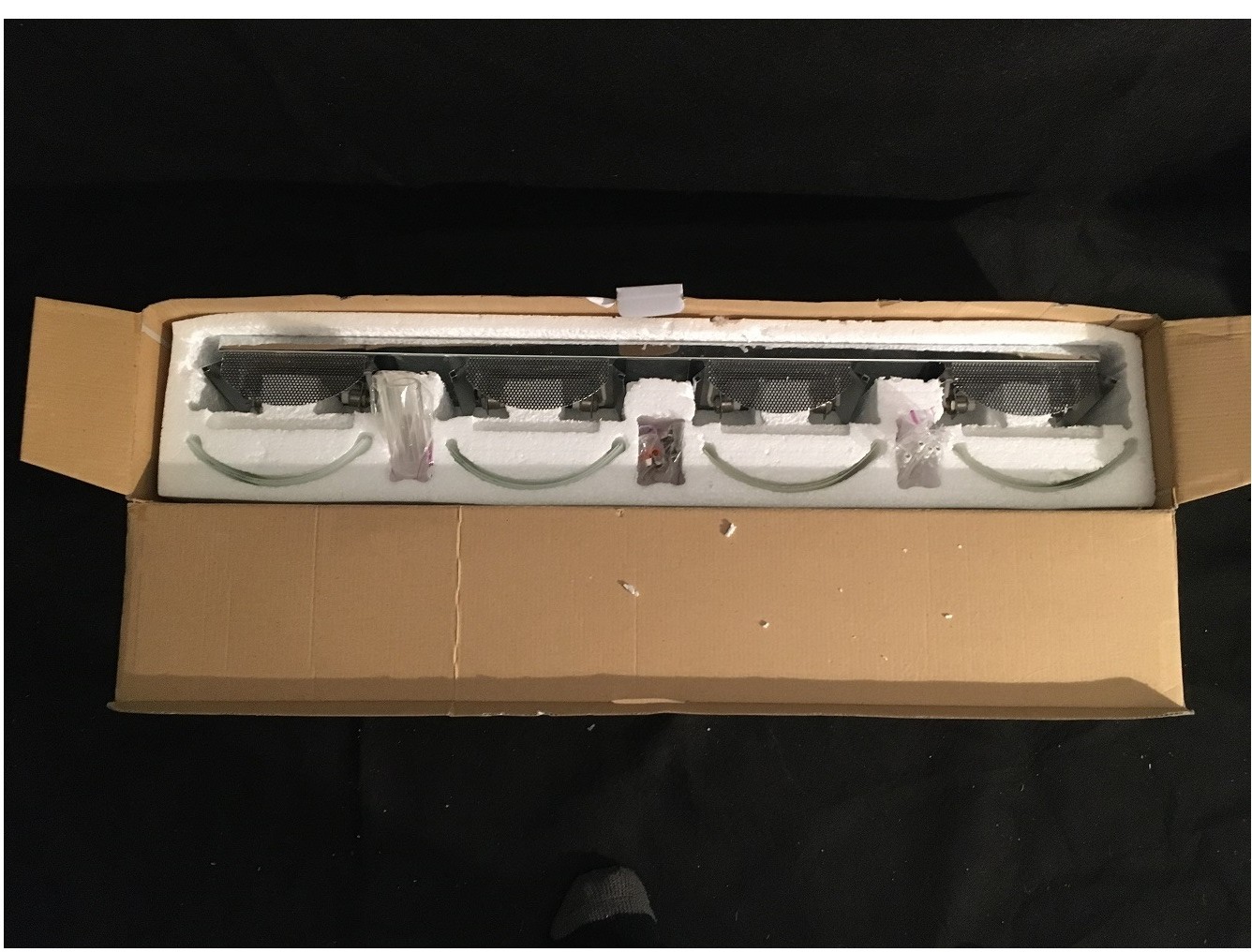 Gorgeous Like New Vanity Light Fixture - photo 2