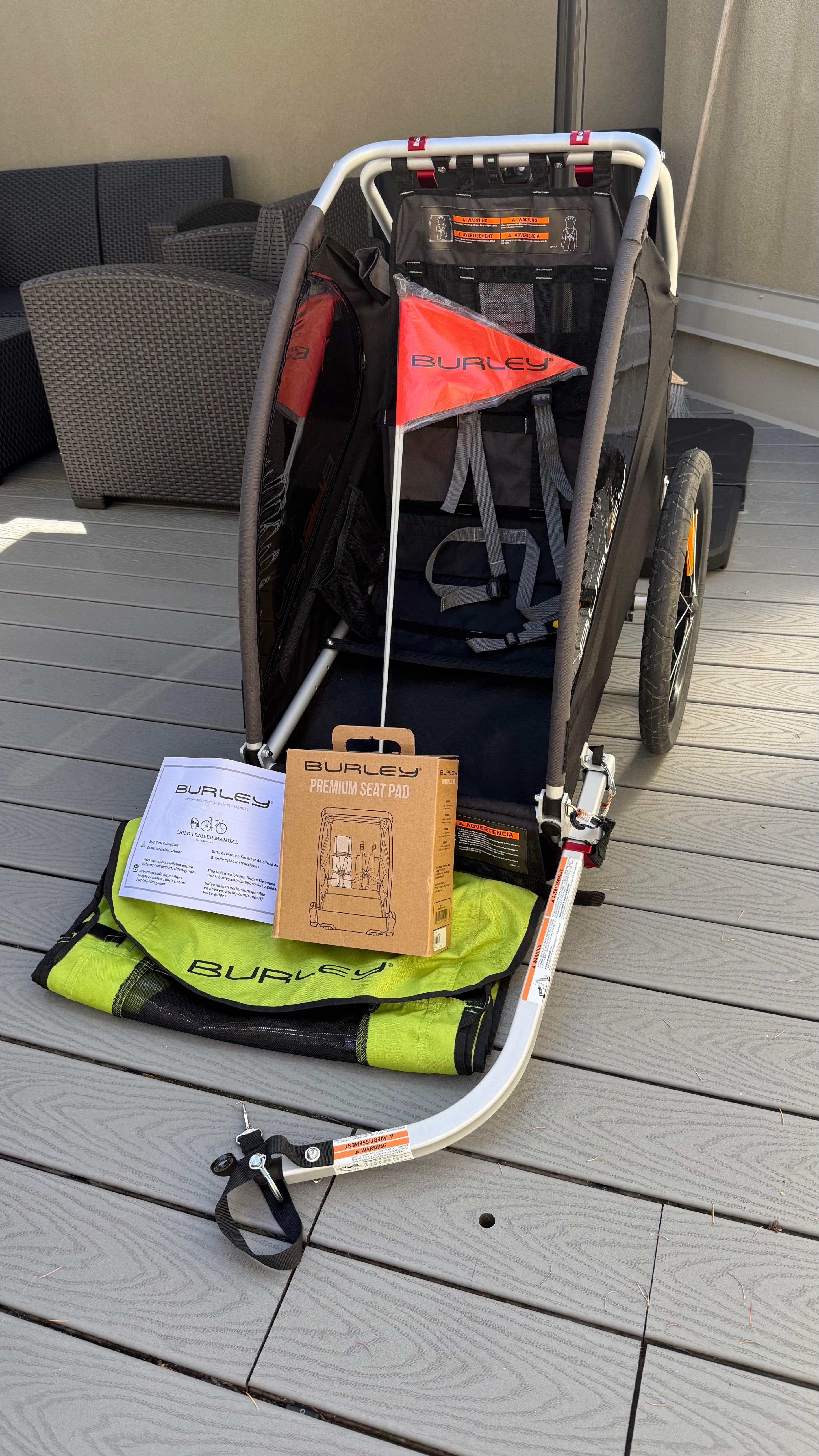 Like New - Burley Minnow Kid Bike Trailer - photo 3