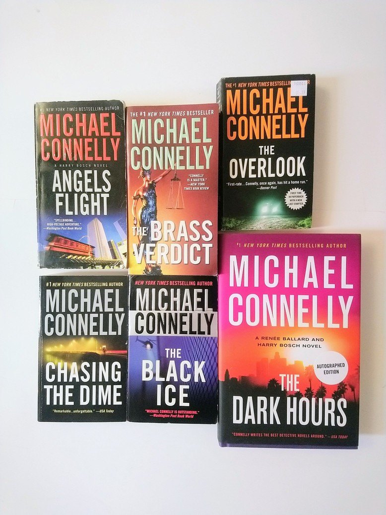 Michael Connelly books! ⚽️