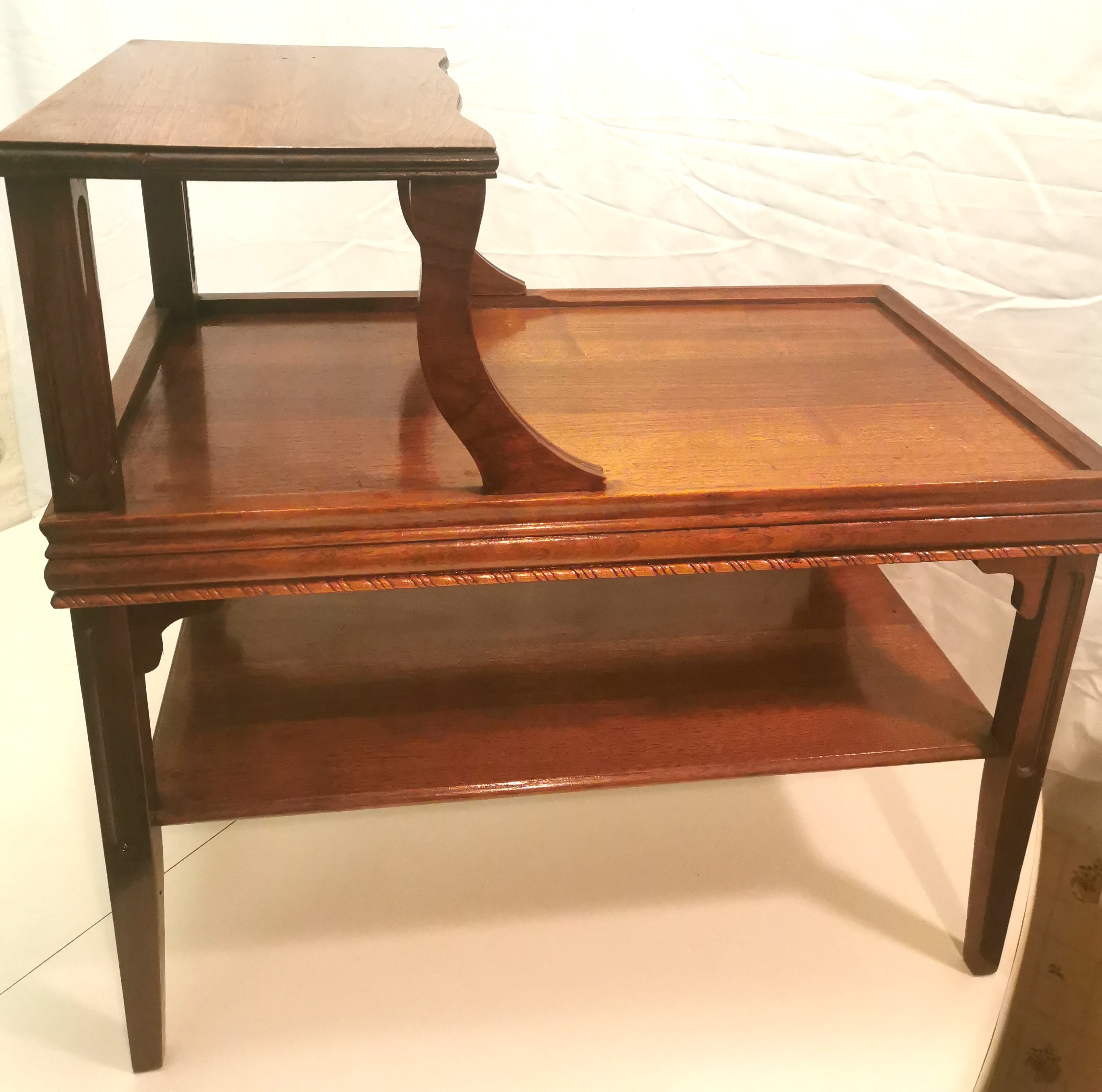 1940s Classic Mahogany 2 Tier Step Table - photo 2