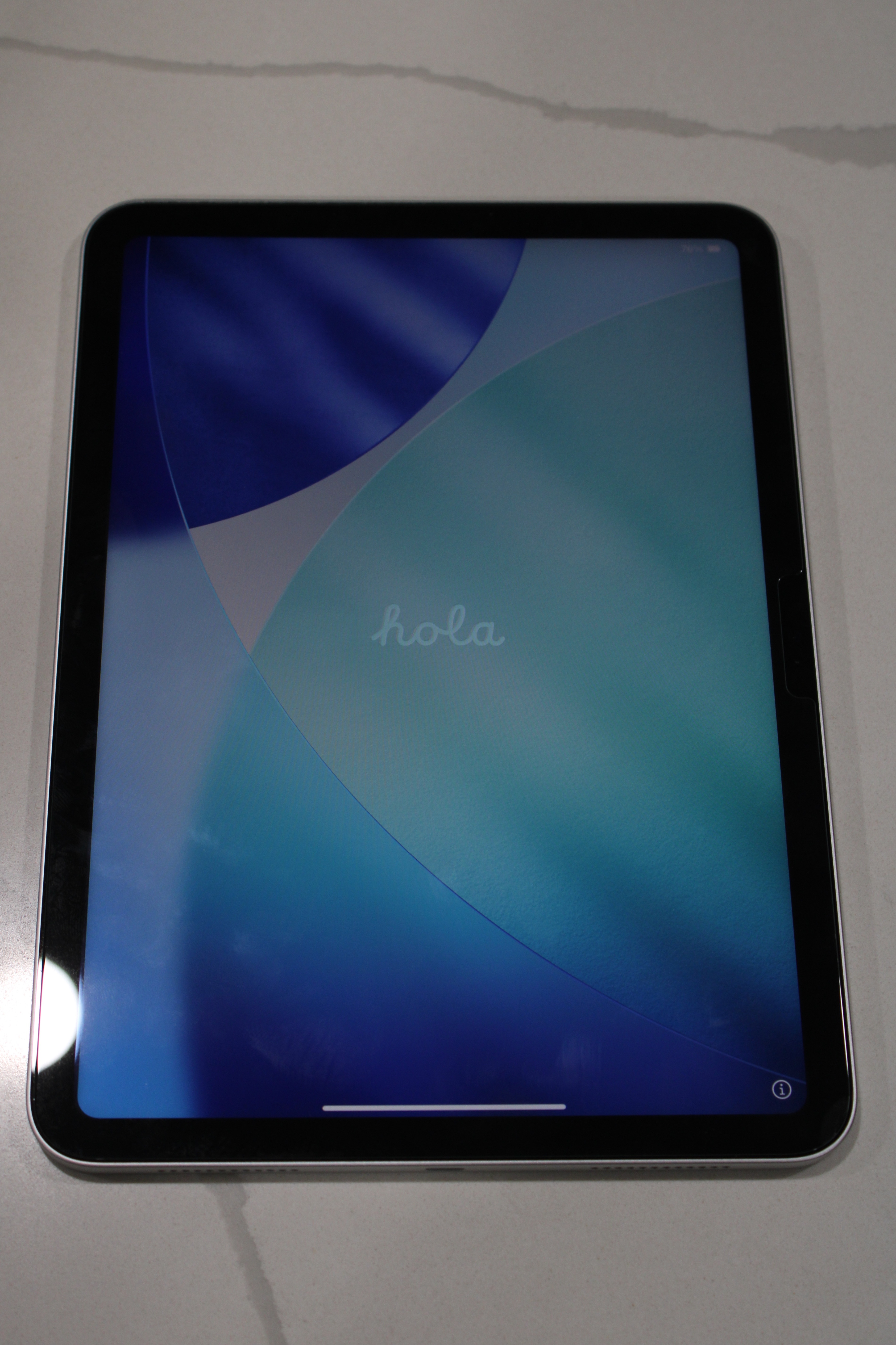 Like New iPad A16 128GB Wi-Fi w/ Apple Pencil - photo 3