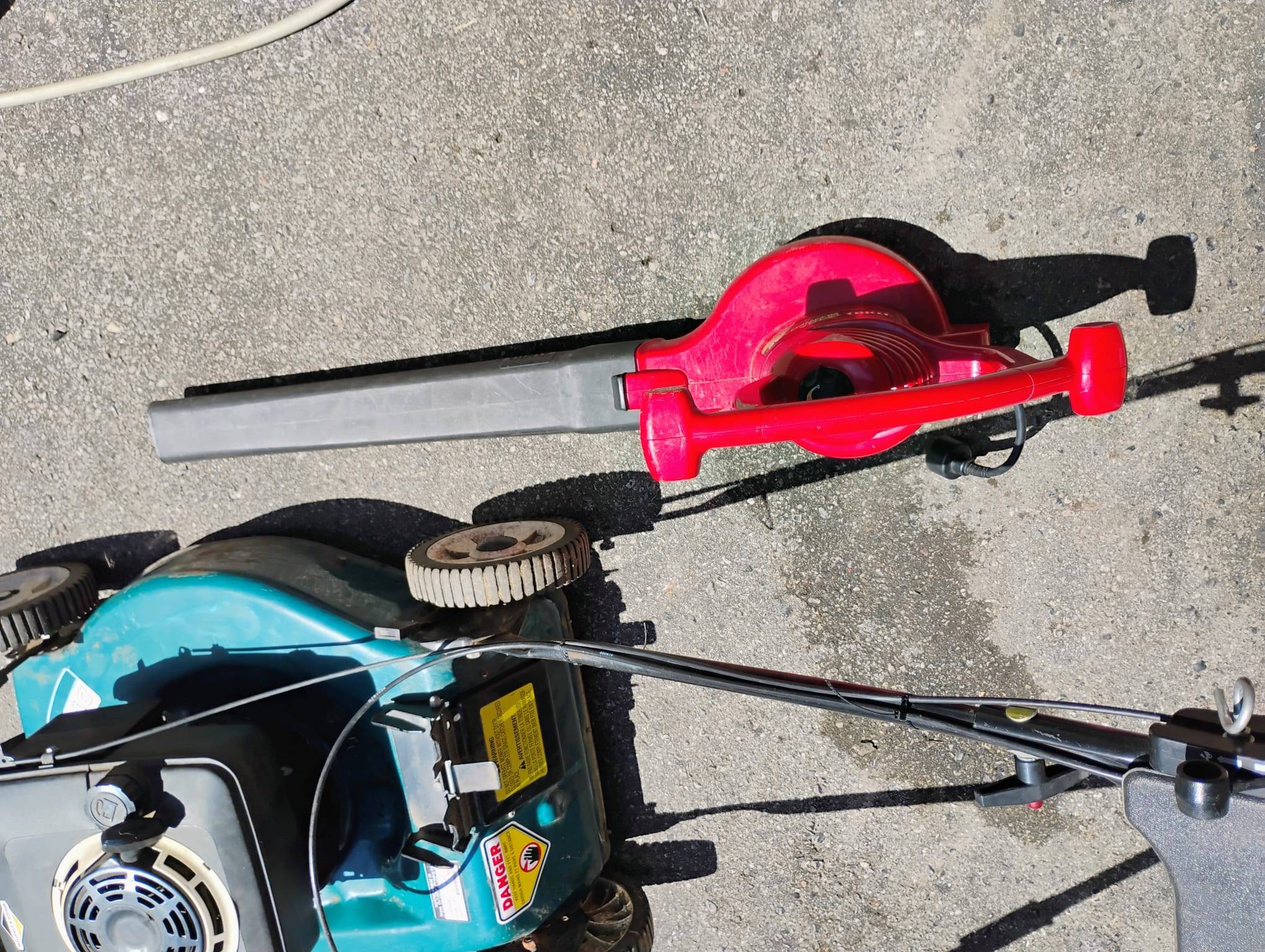 Briggs & Stratton Gas Lawnmower with Electric Blower & Trimmer - photo 5
