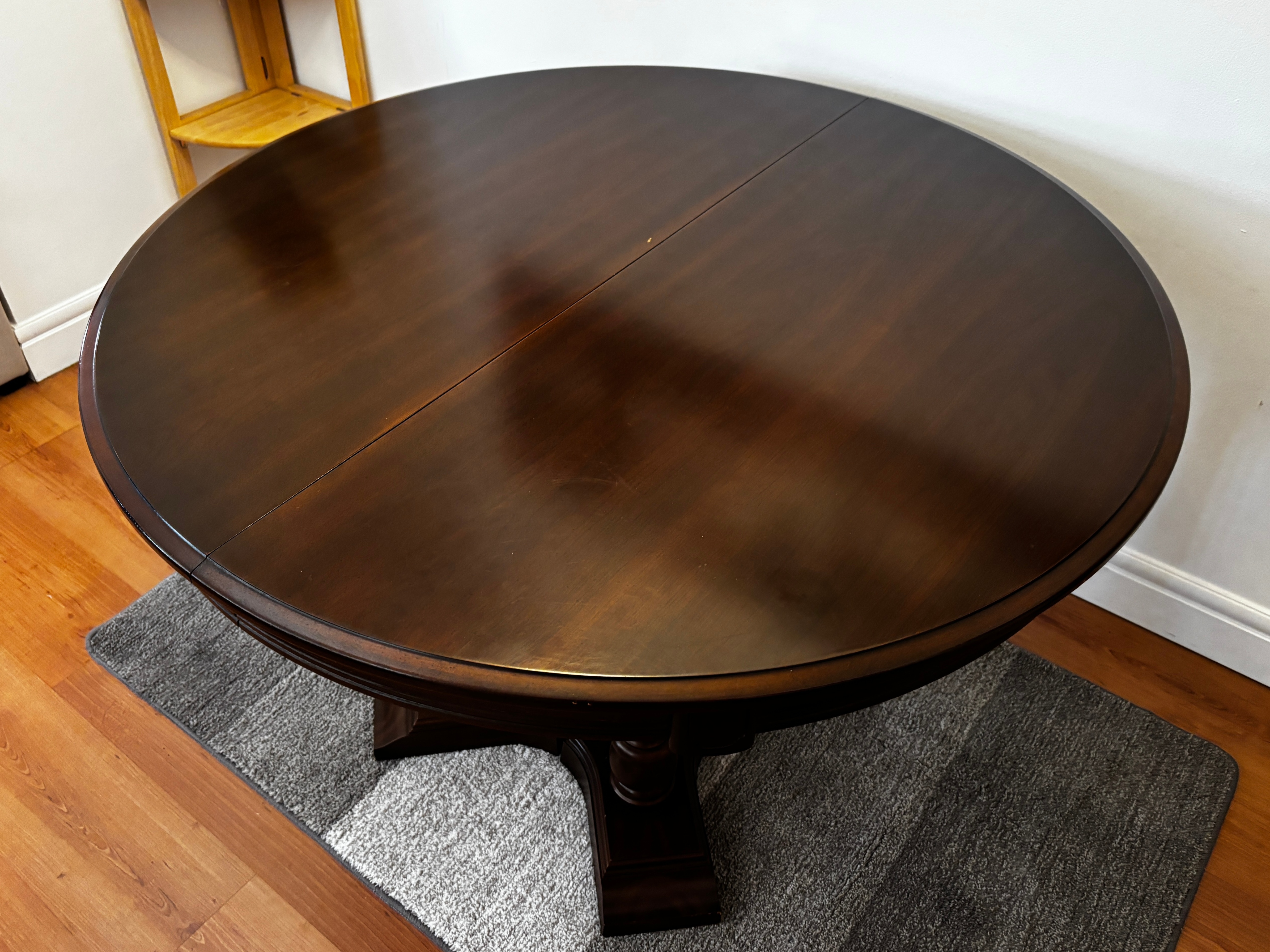 SOLID WOOD PEDESTAL DINING ROOM Table + Four chairs - photo 4