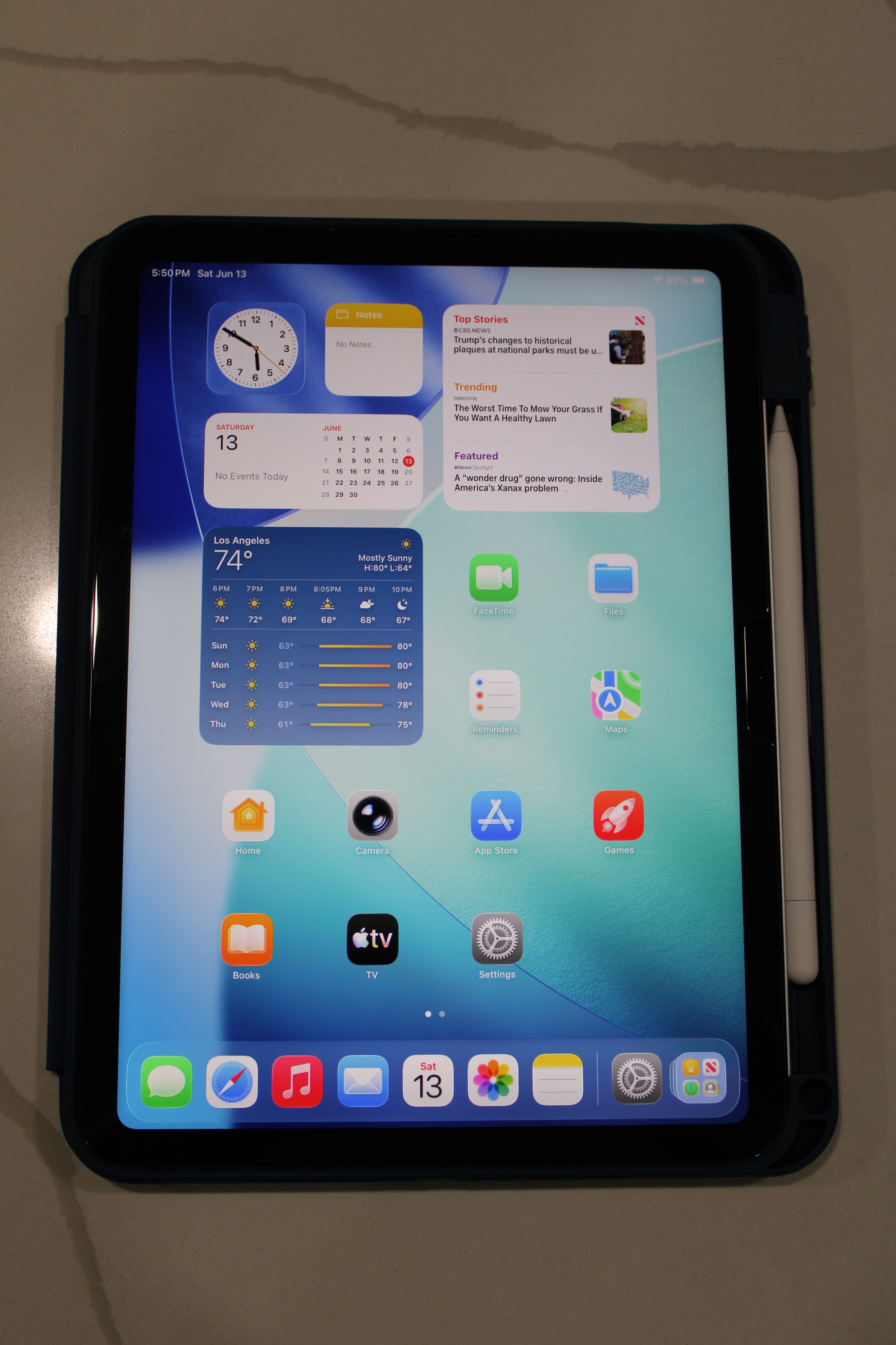 Like New iPad A16 128GB Wi-Fi w/ Apple Pencil