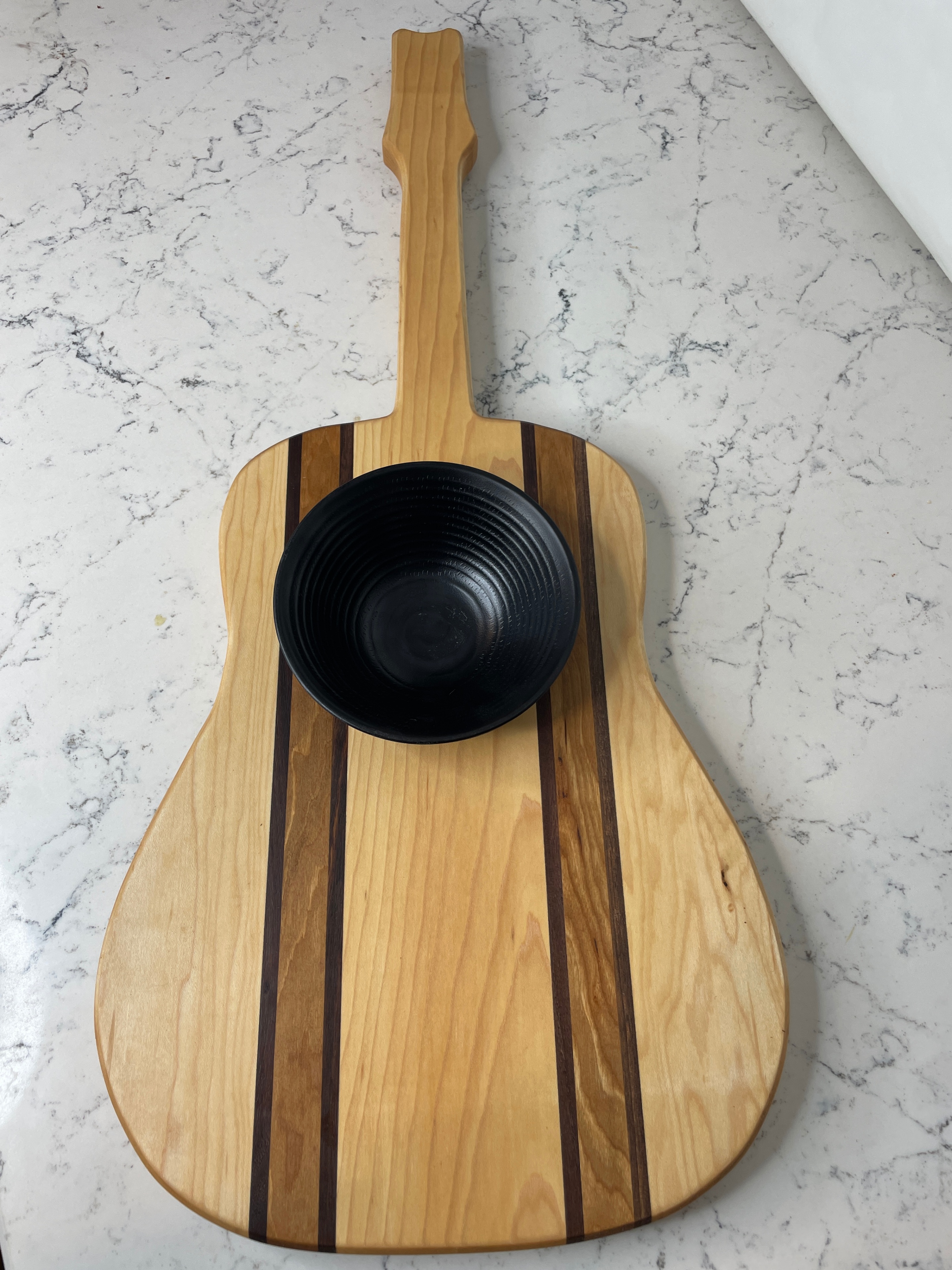 “Guitar’”-erie Board – Acoustic Guitar w/ Dipping Bowl - photo 4
