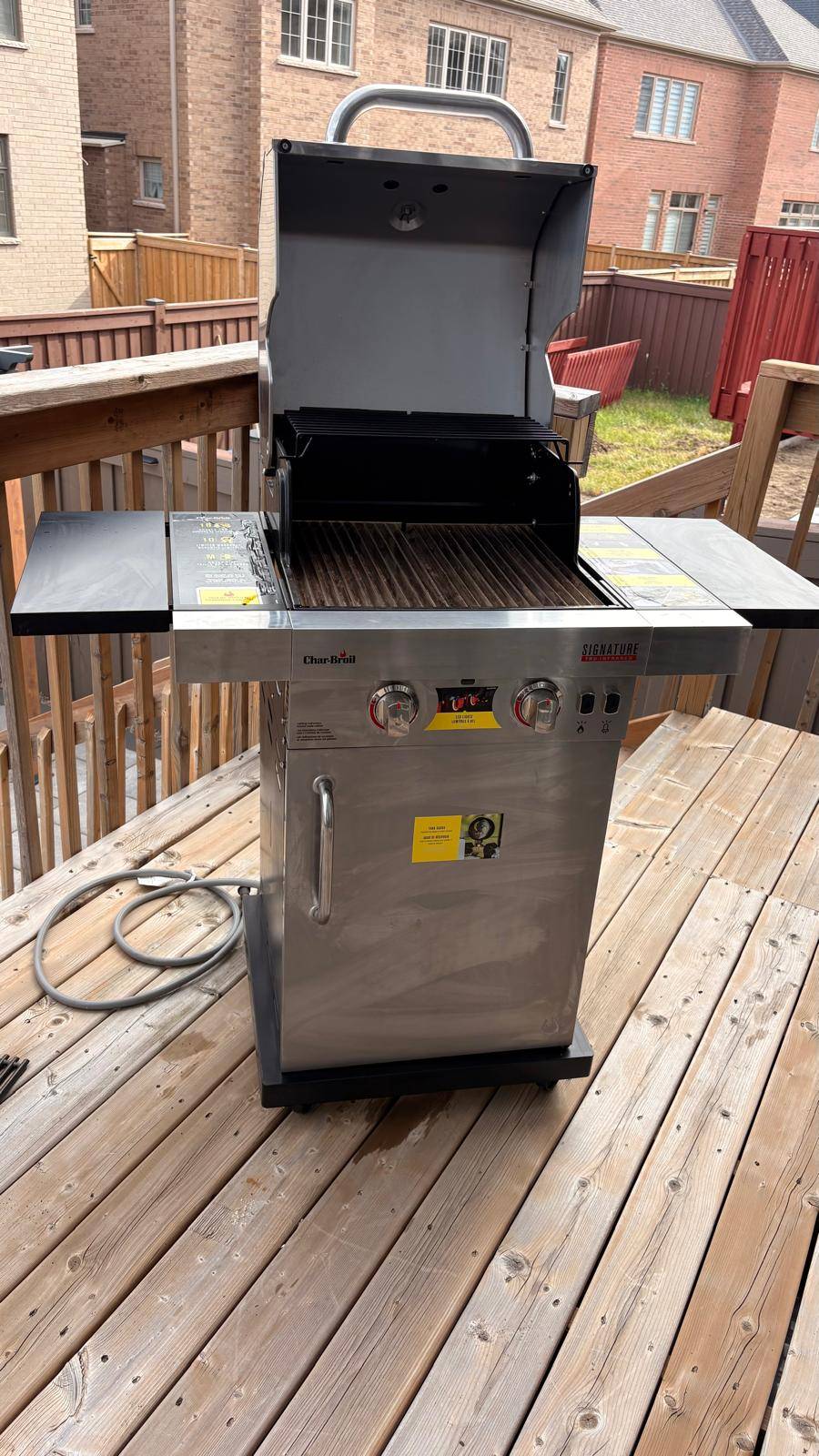 Char-Broil Signature 2-Burner Gas Grill