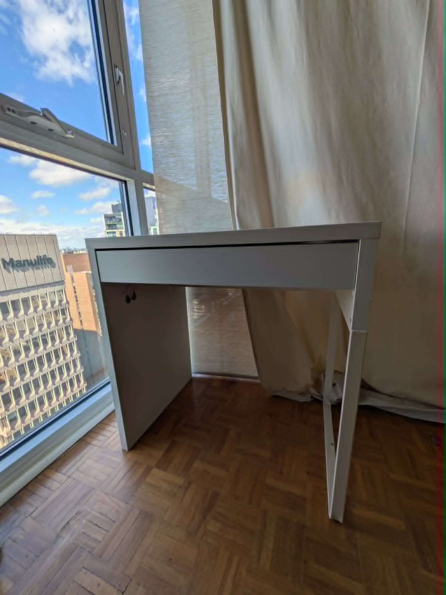 Table + 1 Drawer
