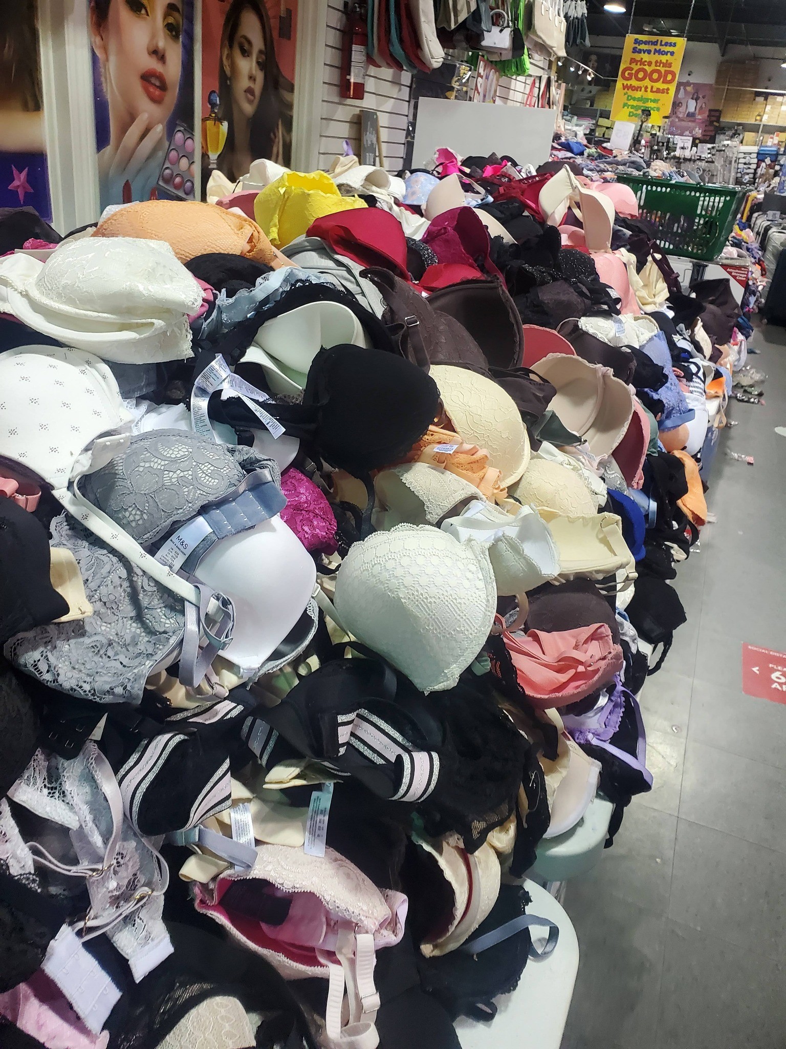 Premium Quality Assorted Bras - photo 4