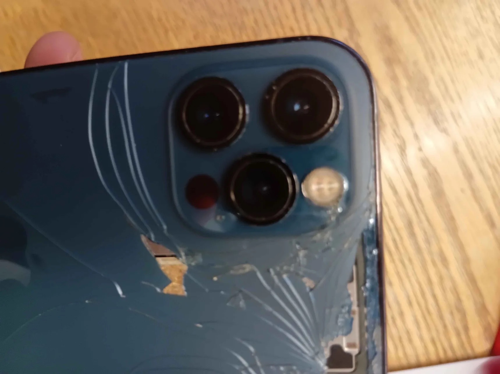 iPhone 12 Pro - Cracked Back - For Parts - photo 5