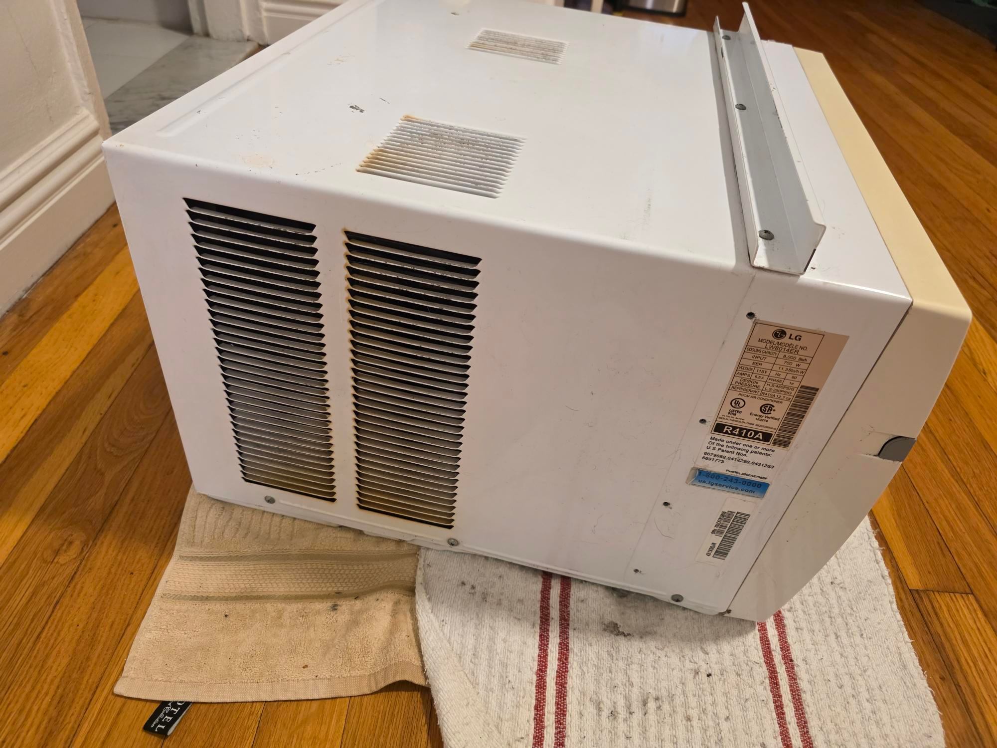 Window-Mounted AIR CONDITIONER - LG LW8014ER - photo 4