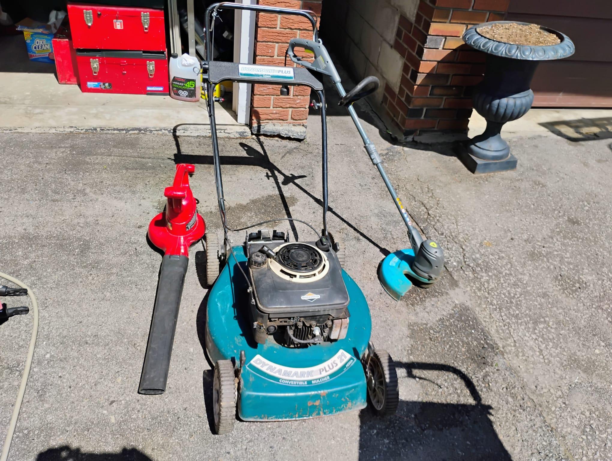 Briggs & Stratton Gas Lawnmower with Electric Blower & Trimmer - photo 3