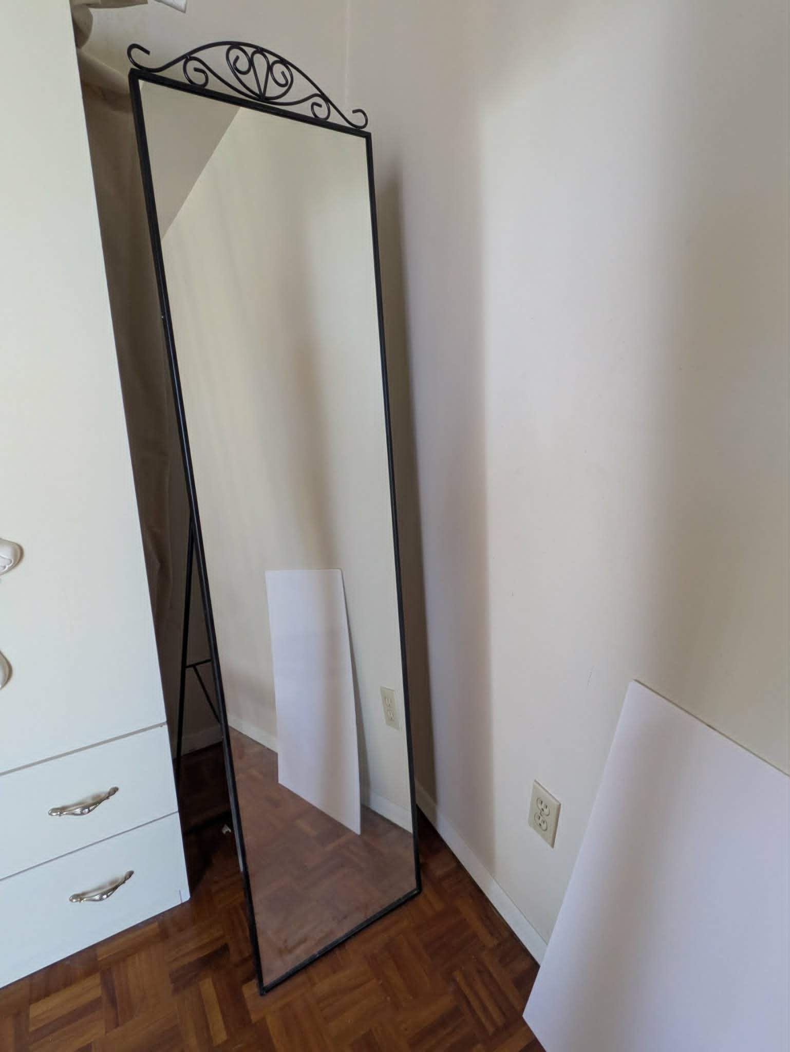 Mirror (Standing)