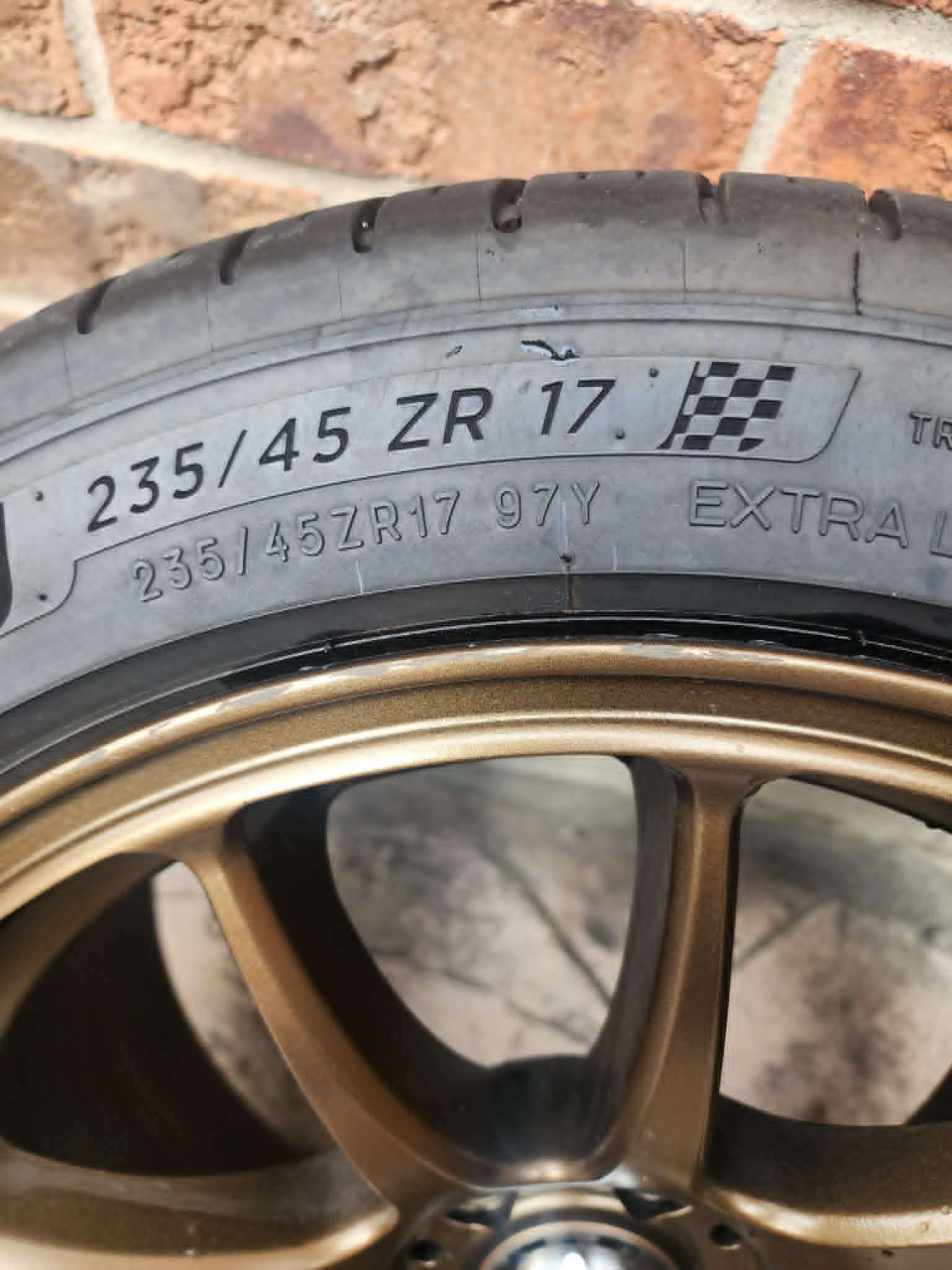 Set of 4 Michelin Tires and Rims - photo 2