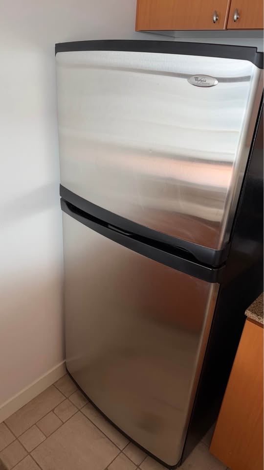 Whirlpool refrigerator fridge
