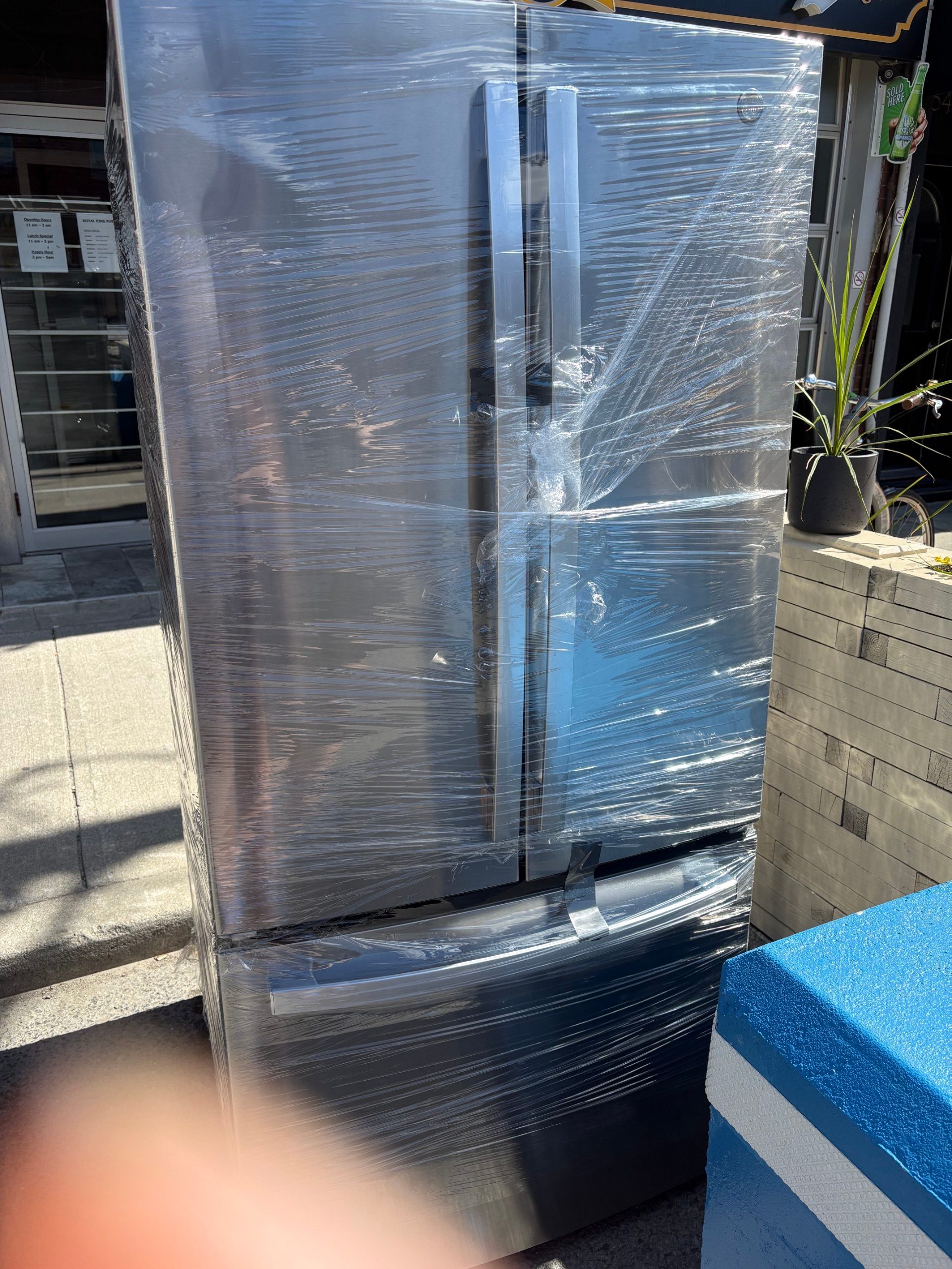GE Appliances 24.8 Cubic Feet Door Stainless Steel GNE25DYRKFS