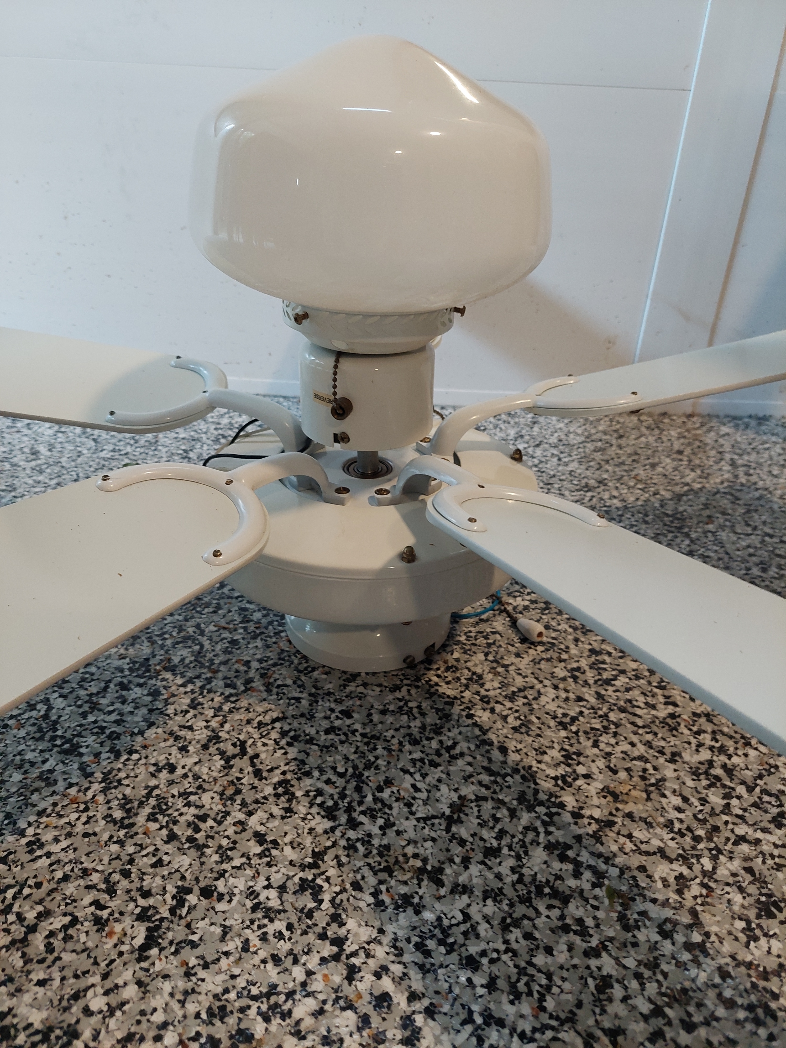 White 5-Blade Ceiling Fan with Light Fixture - photo 2