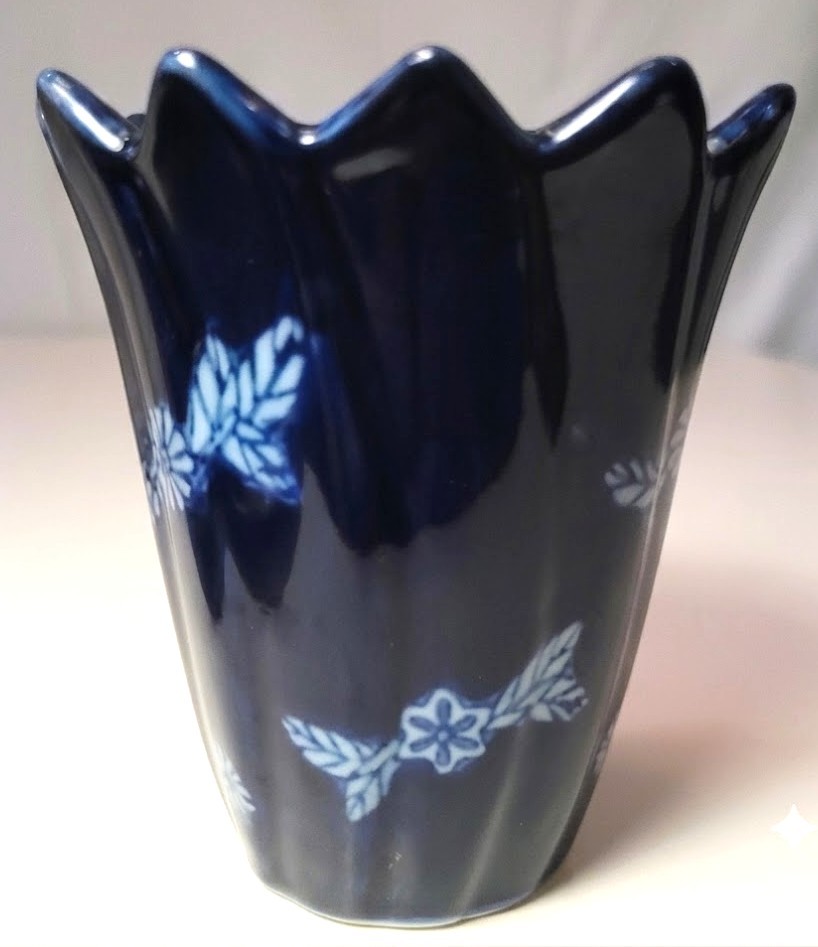 1996 The Bombay Company Cobalt Blue White Scalloped Candle - photo 2