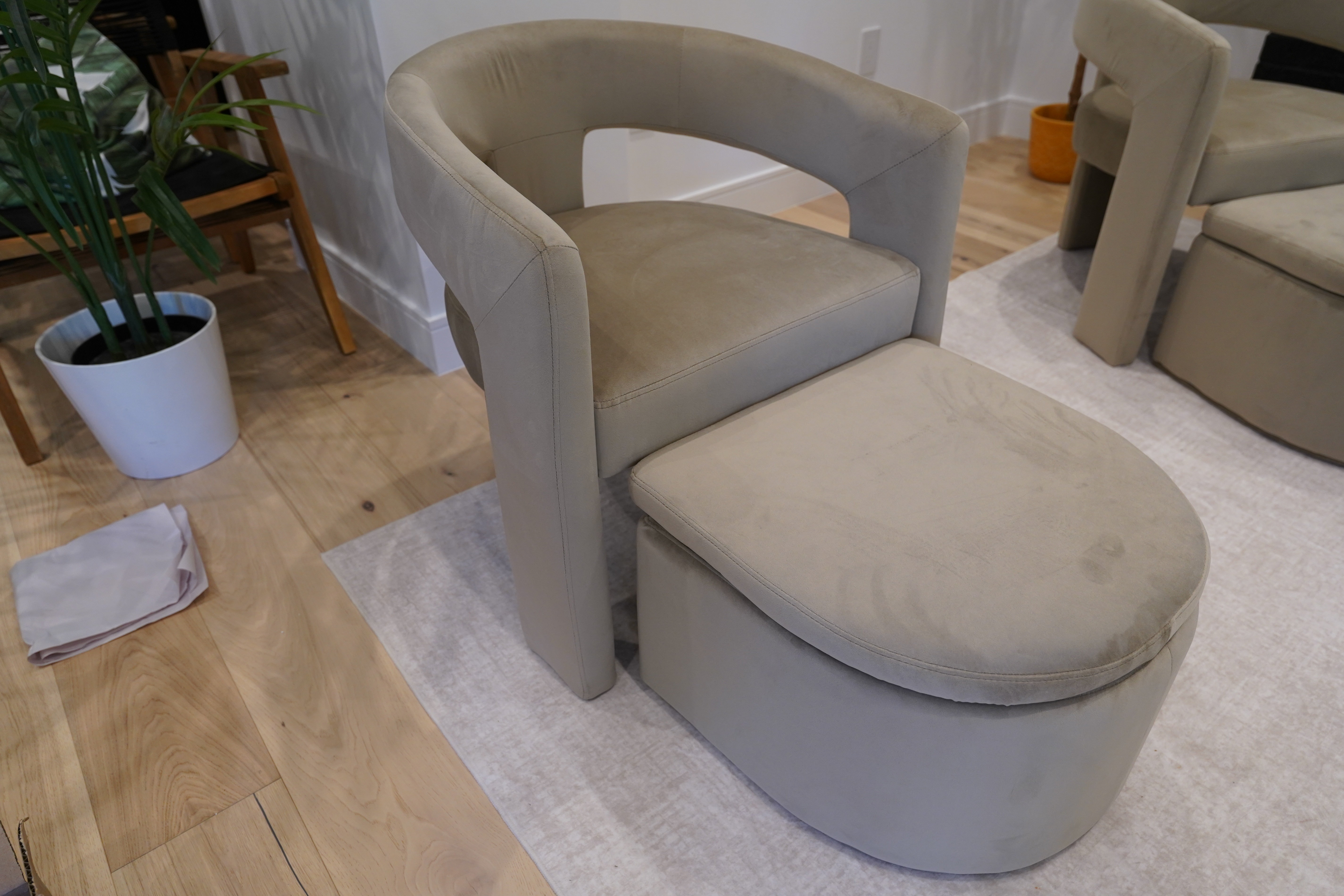 BRAND NEW Greige Velour Accent Chairs with Ottoman - photo 3