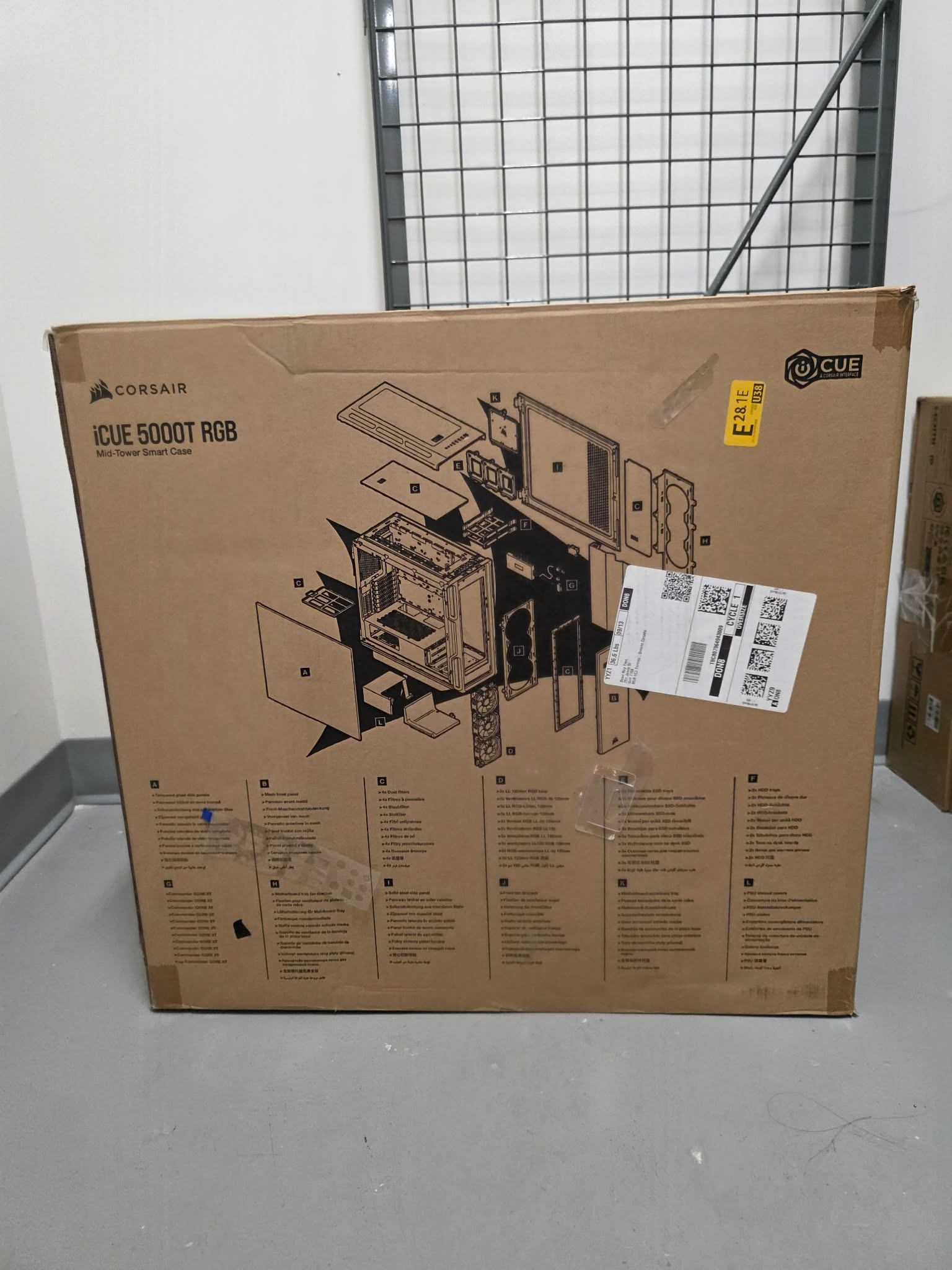 Corsair iCUE 5000T RGB Mid-Tower PC Case - photo 2