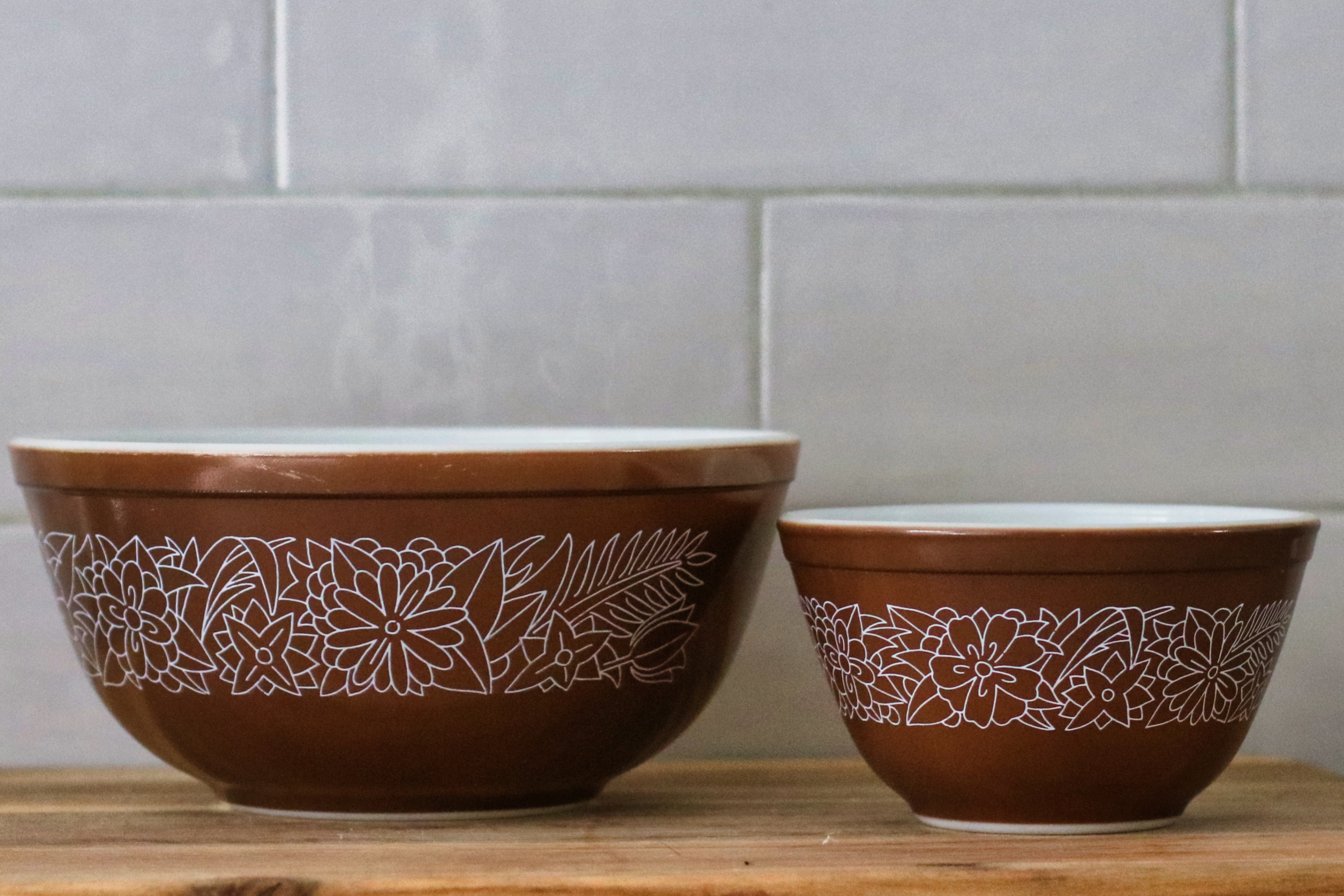 Companion vintage Pyrex brown flower pattern bowls - photo 2