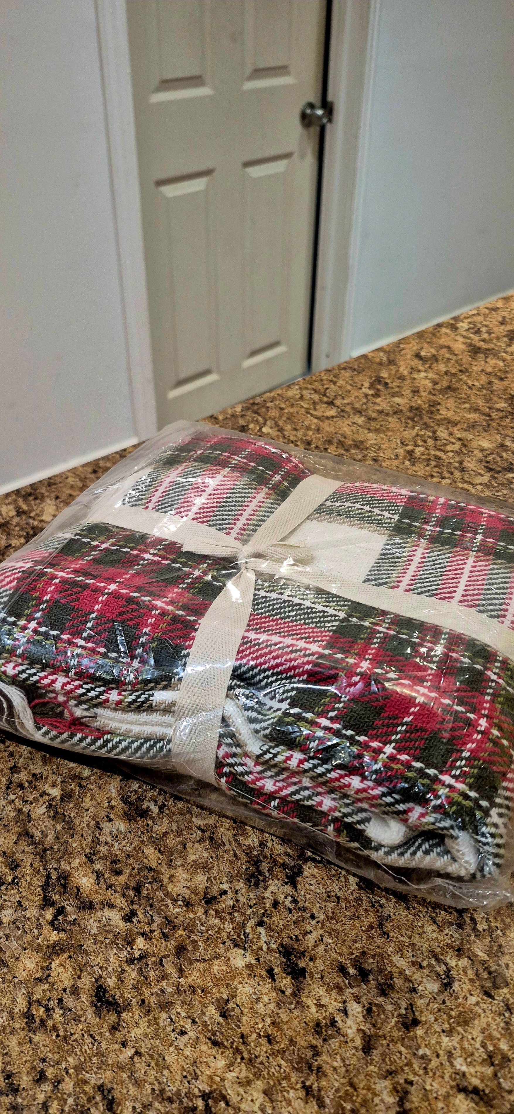 FABSTYLES Blanket + Bathroom Rugs - photo 2