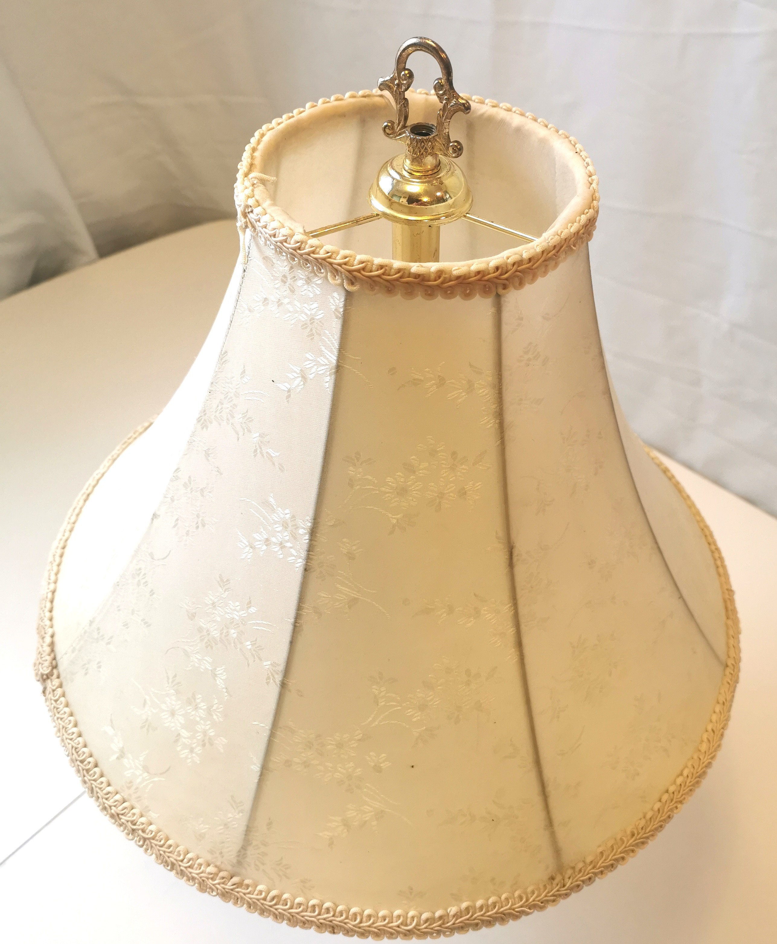 3-Light Candelabra Solid Brass Table Lamp with Floral Bell Shade - photo 3