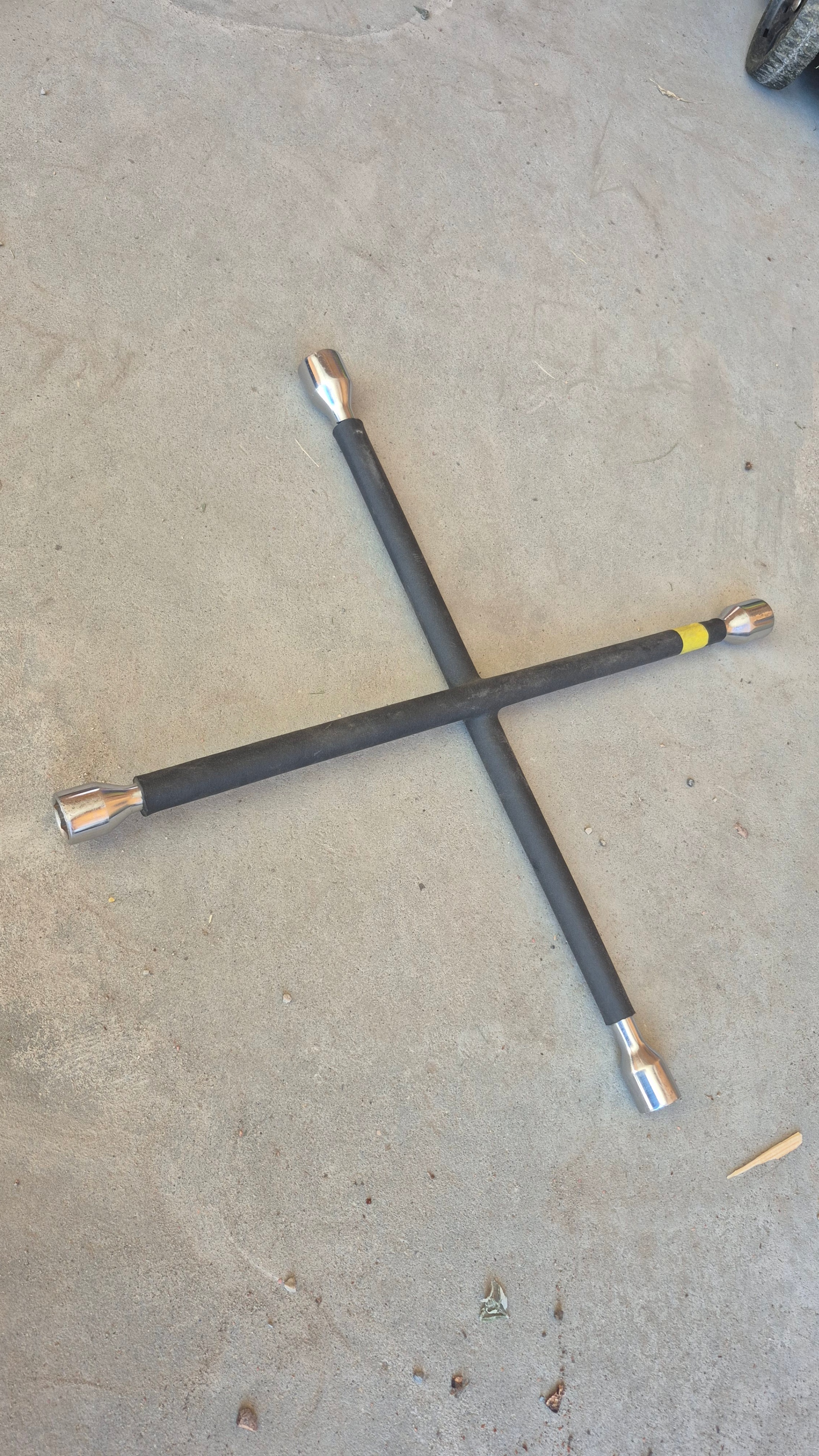 4-Way Lug Wrench with 11/16, 13/16, 7/8, and 3/4" sockets