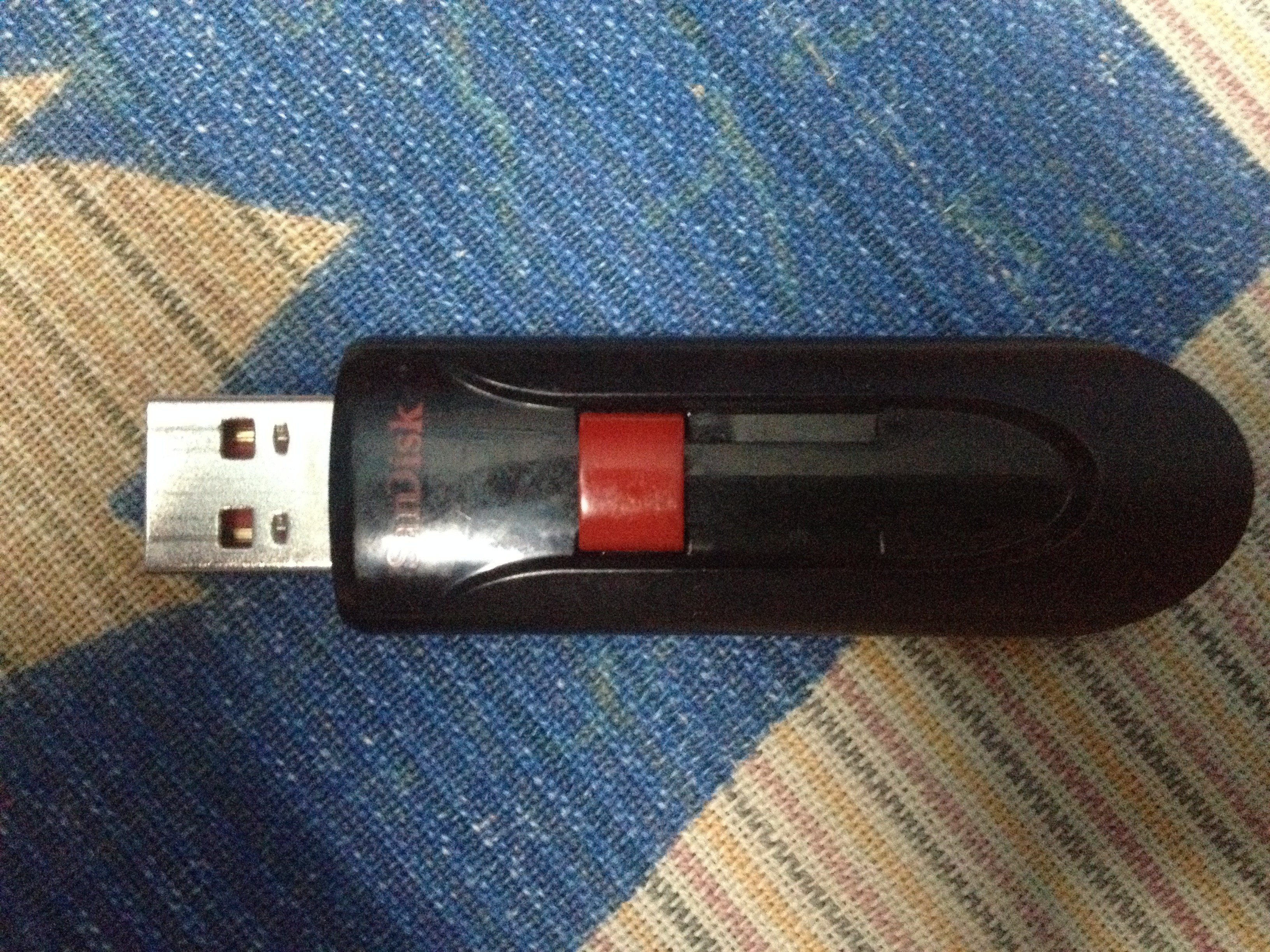 USB flash drive (pendrive)