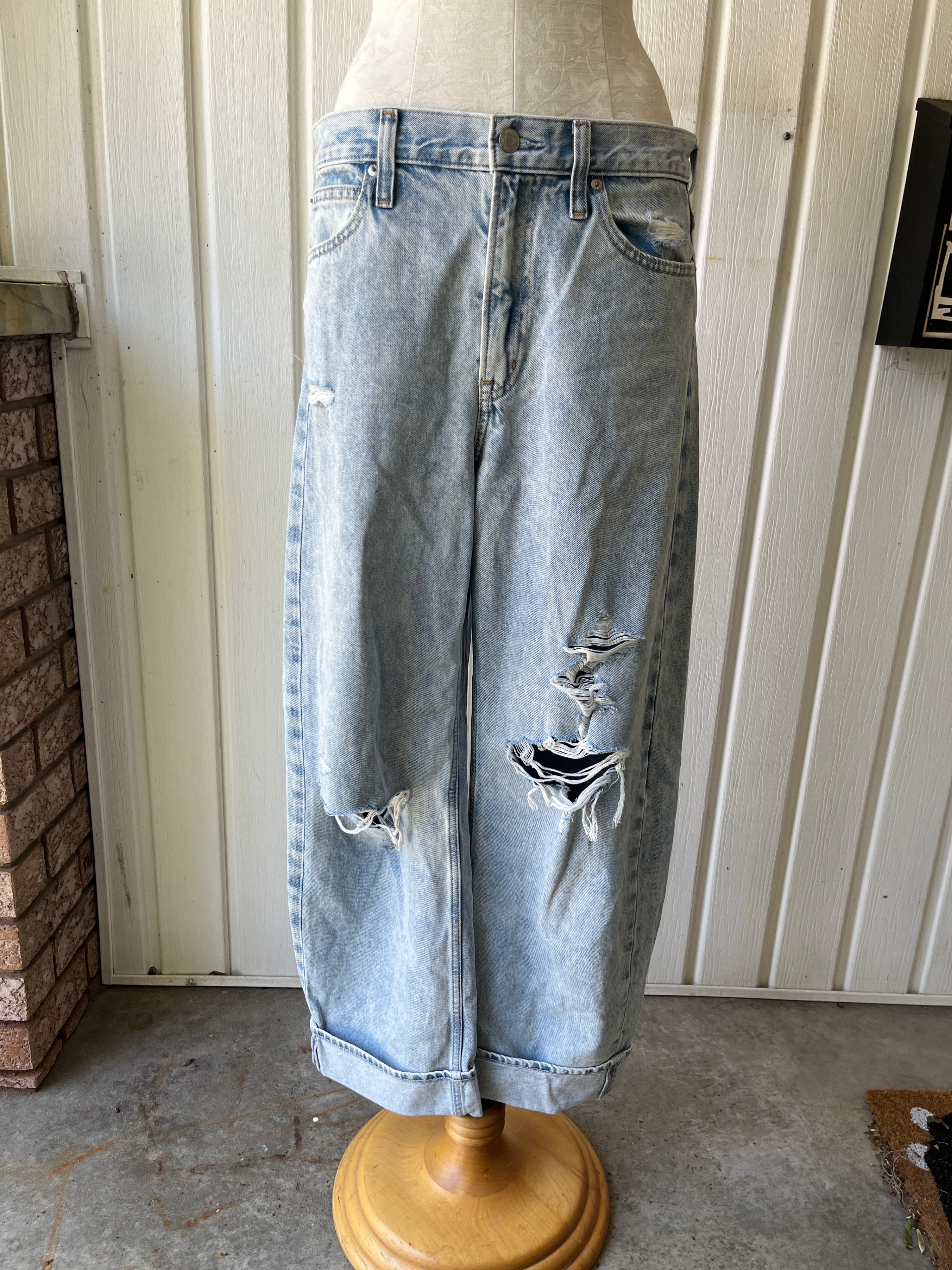 GAP Barrel High Rise Distressed Jeans - Size 30