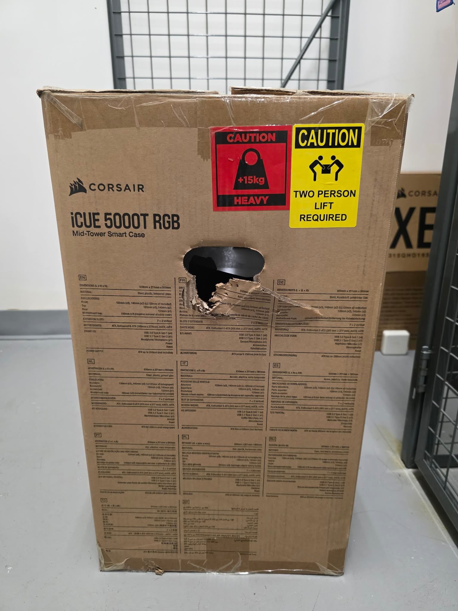 Corsair iCUE 5000T RGB Mid-Tower PC Case - photo 3