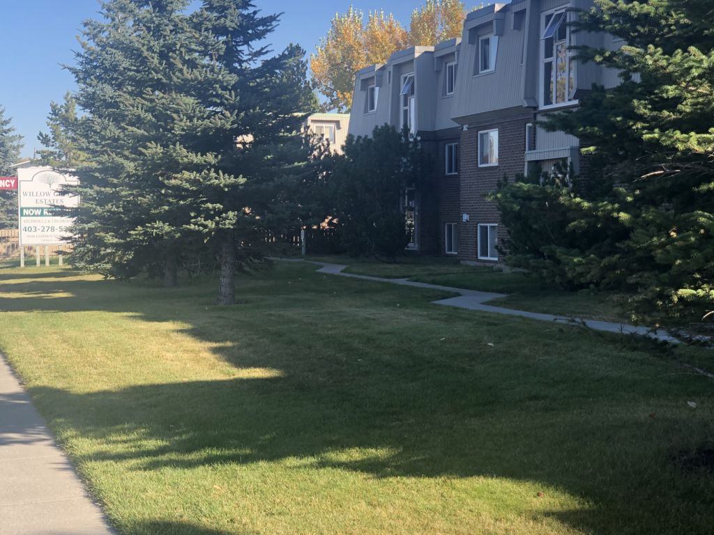 Renovated Two Bedroom with 4 appliances
