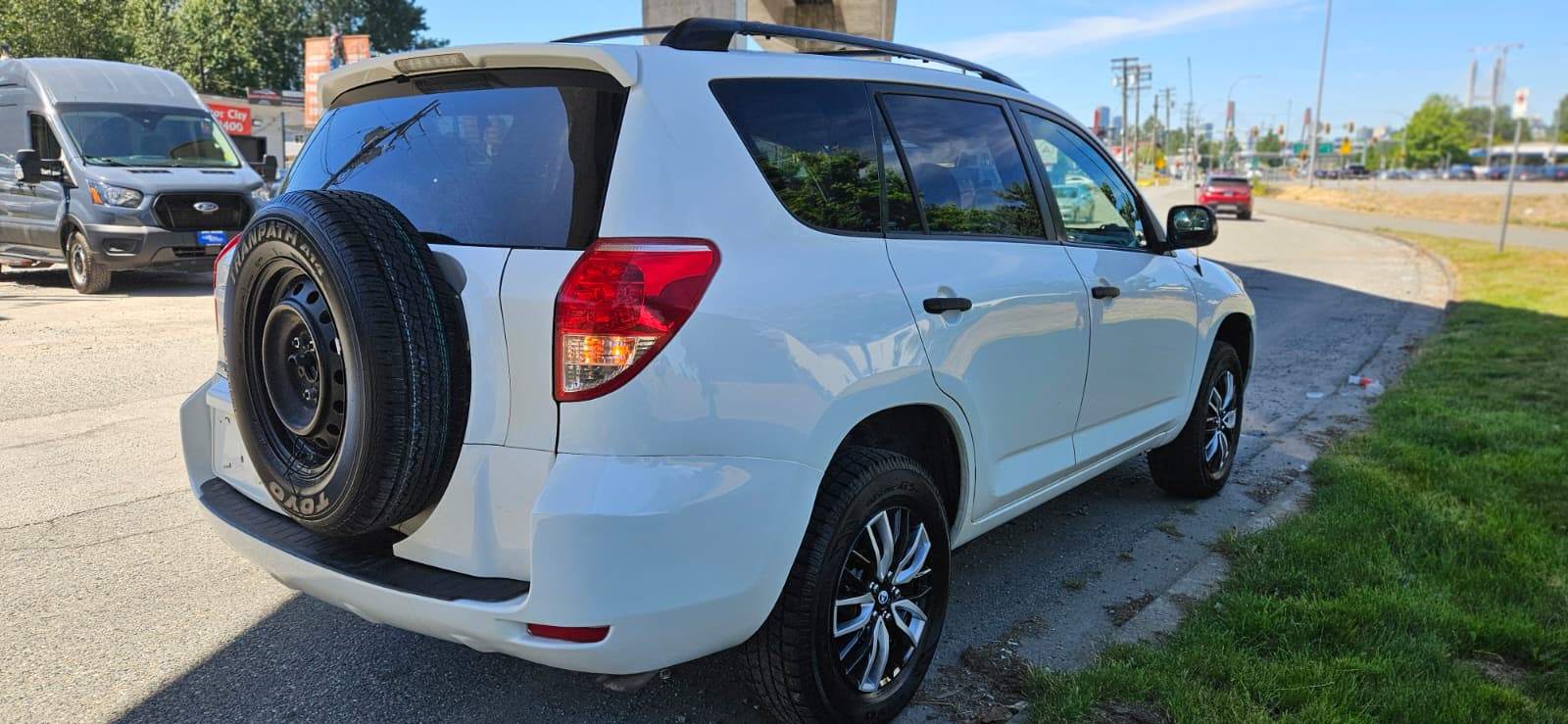 2008 Toyota RAV4 FWD - photo 3