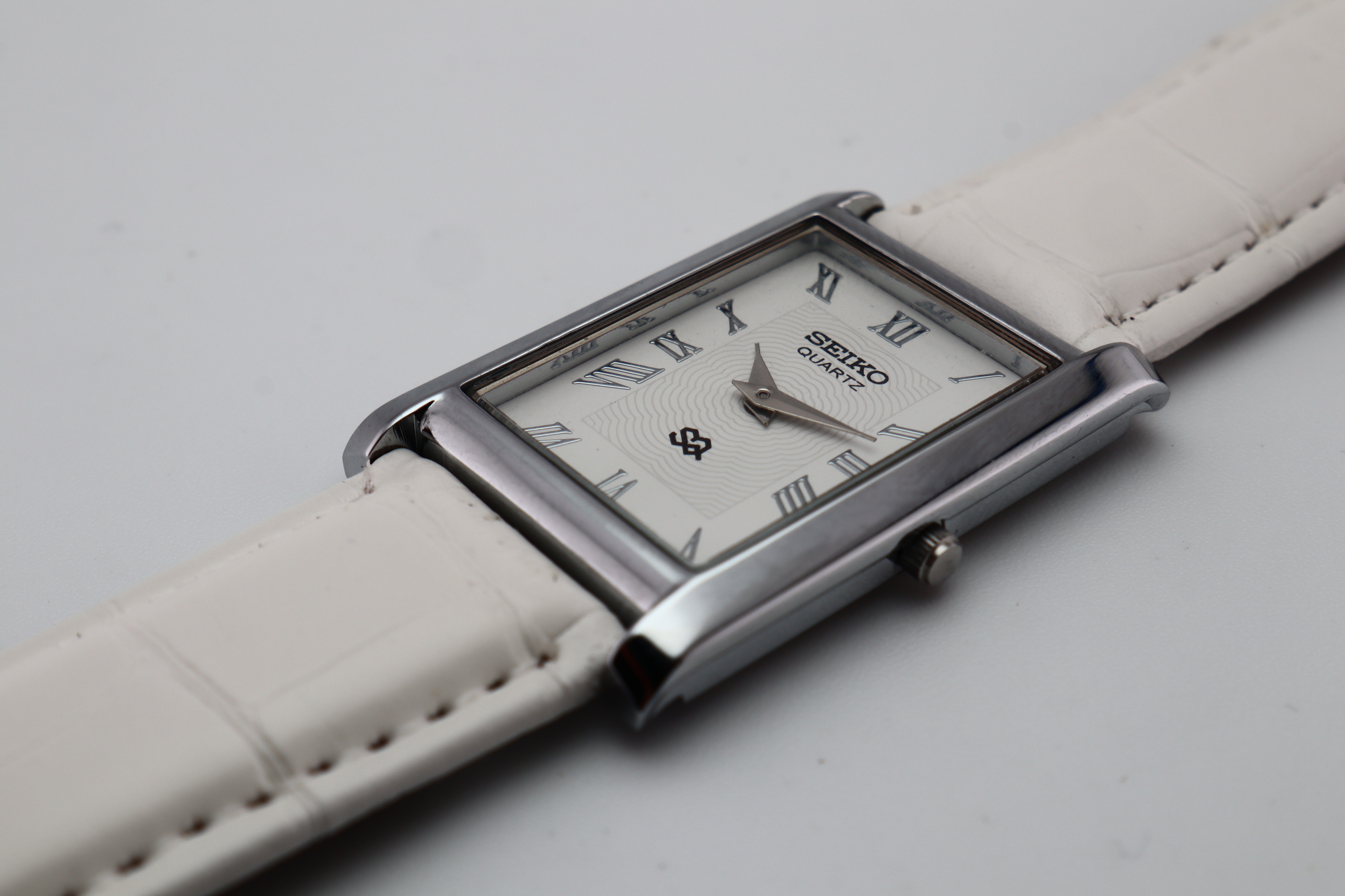 Refurbished Vintage Barrel Tank Men’s Watch - photo 4