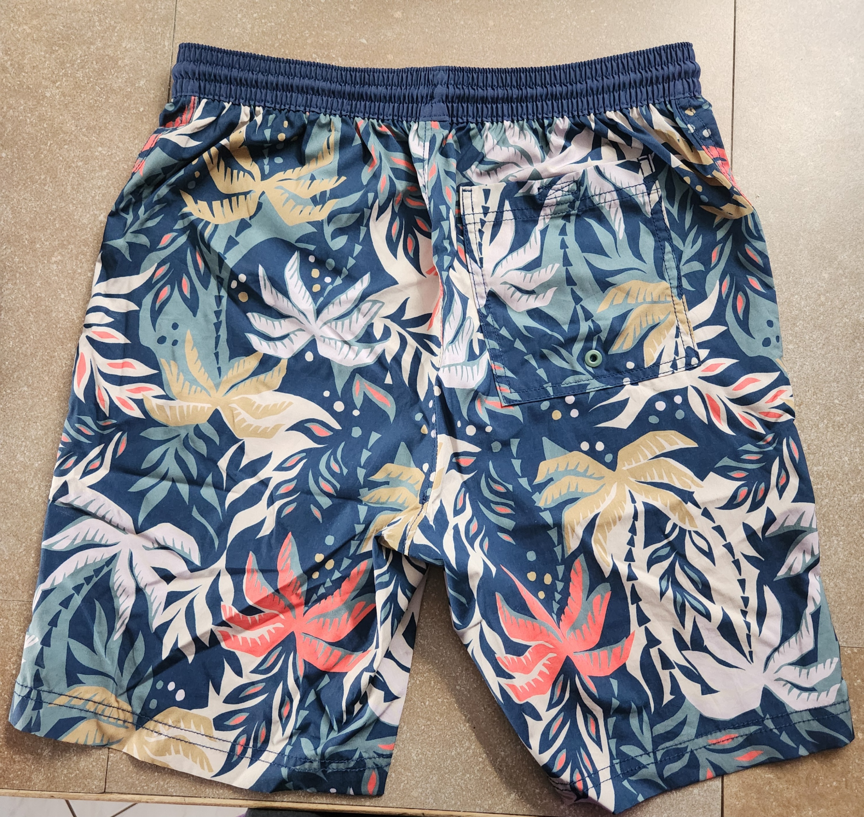 Boys SZ XXL (18) Swim Short - photo 2