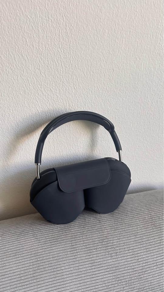 AirPods Max USB-C Midnight + Mattes Case