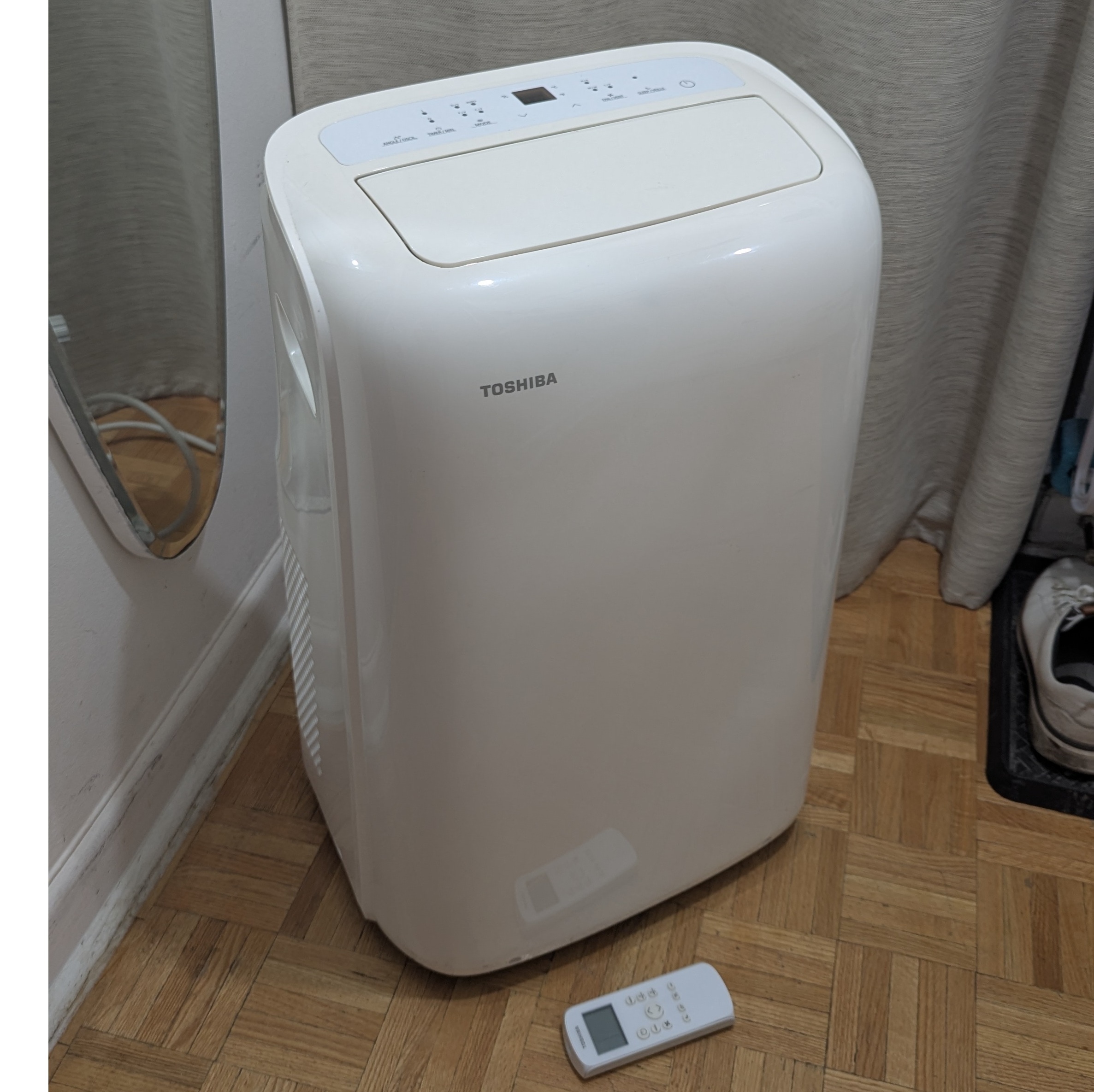 Toshiba 12,000 BTU Portable Air Conditioner AC+Remote control