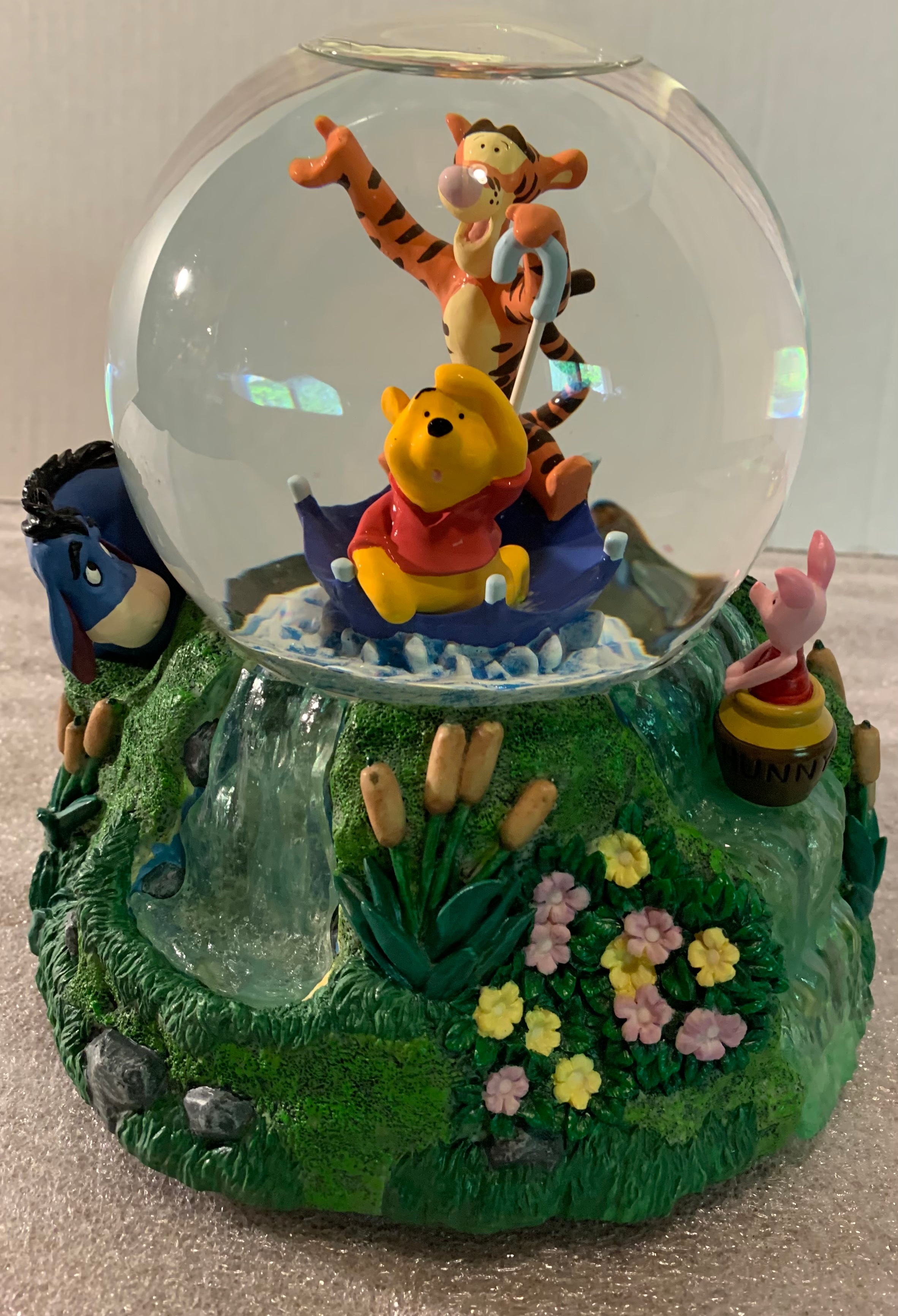 Winnie the Poo Musical Snow globe