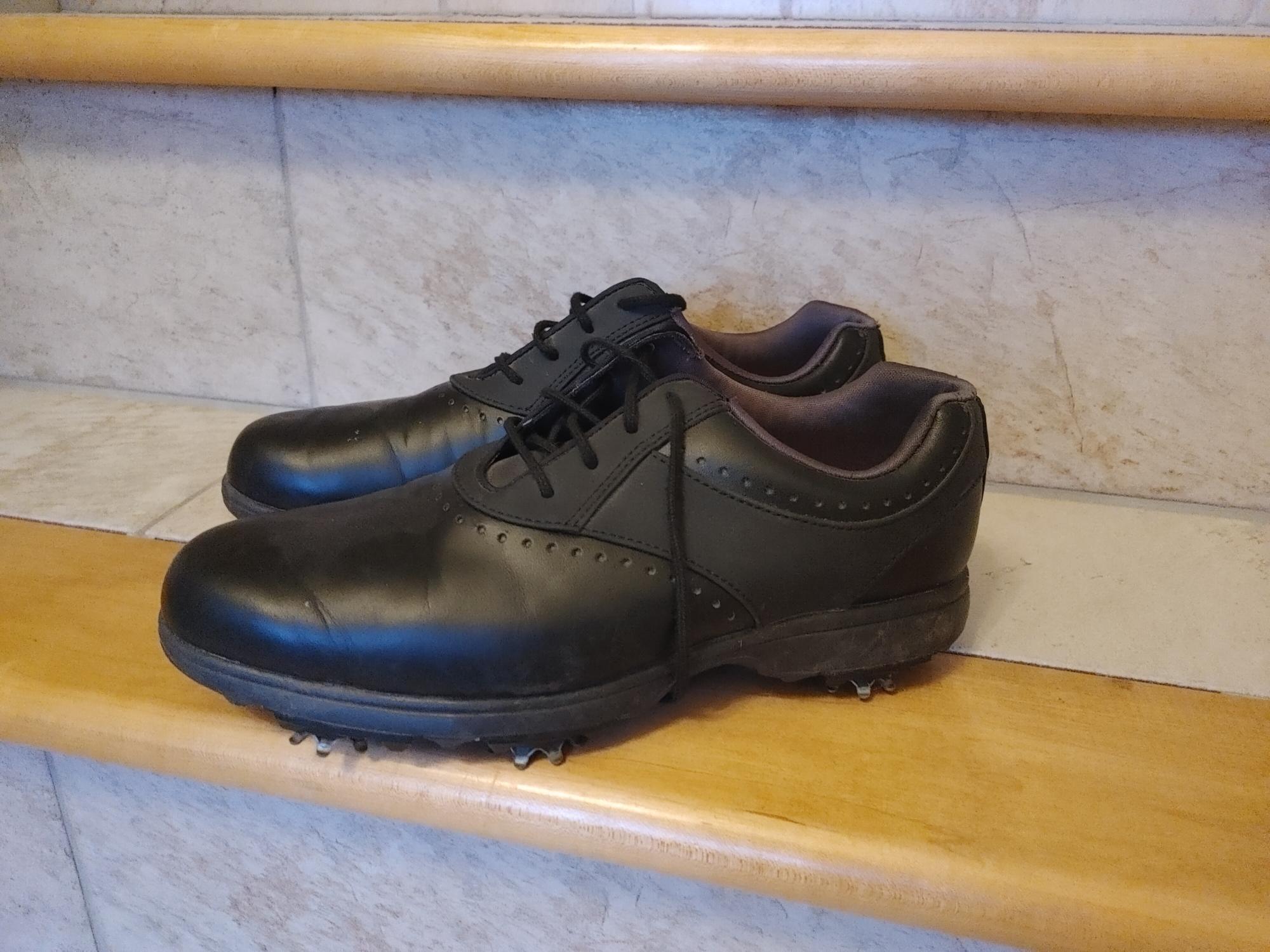 BLACK GOLF SHOES SIZE 7