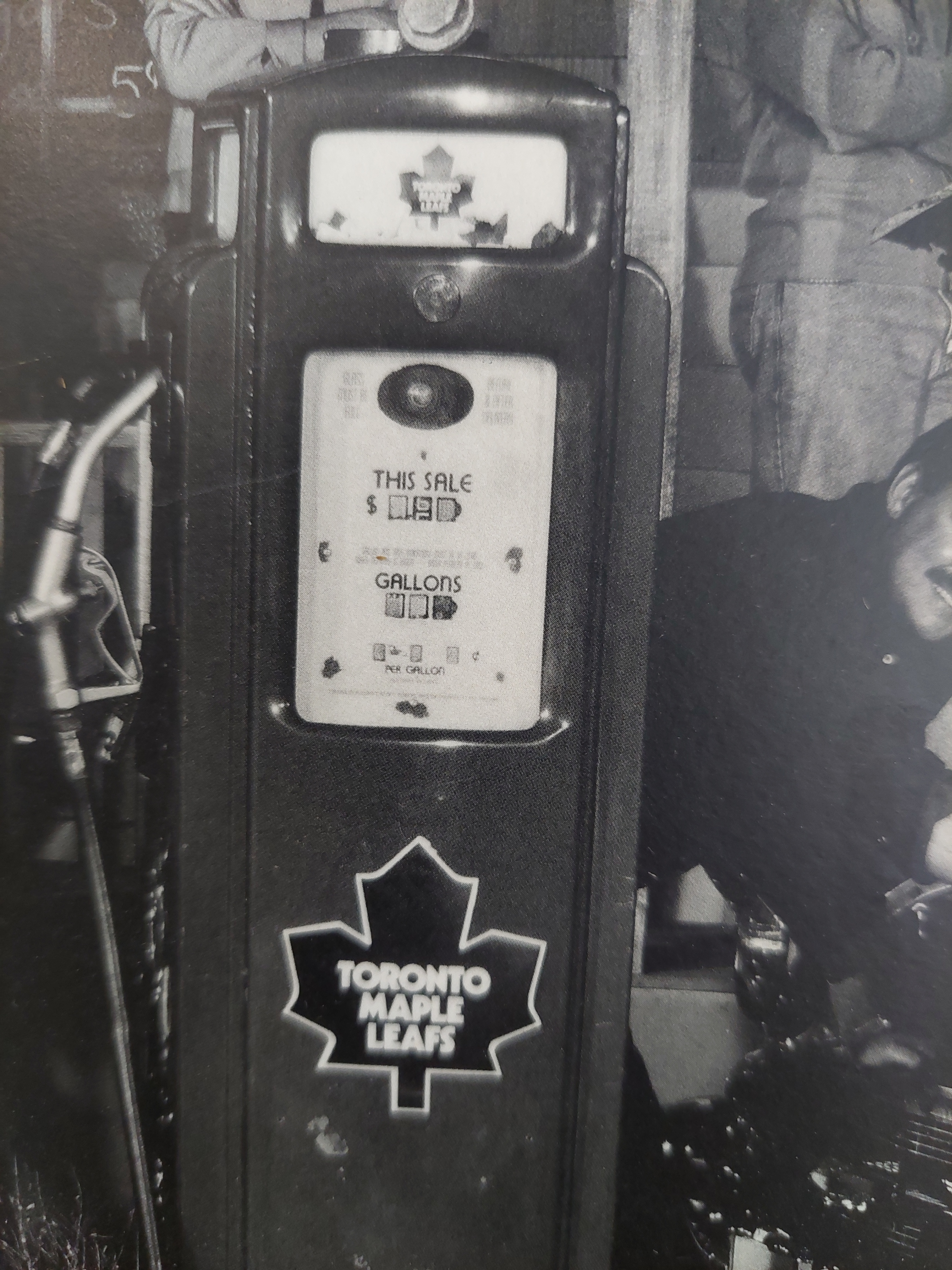 Vintage Toronto Maple Leafs Gas Pump Print - photo 4