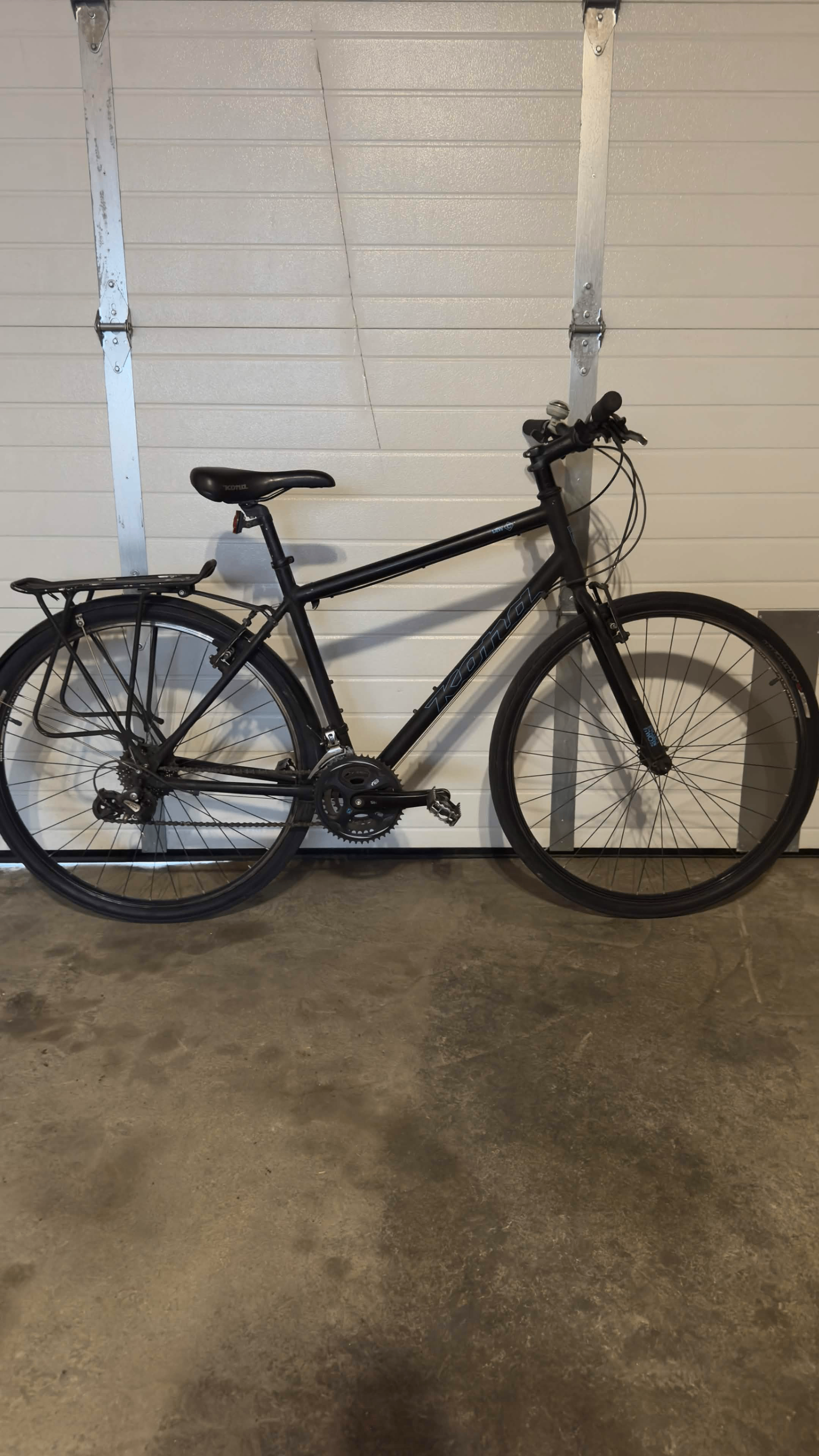 Kona Dew Hybrid Bike - Used Like New + Helmet - photo 2