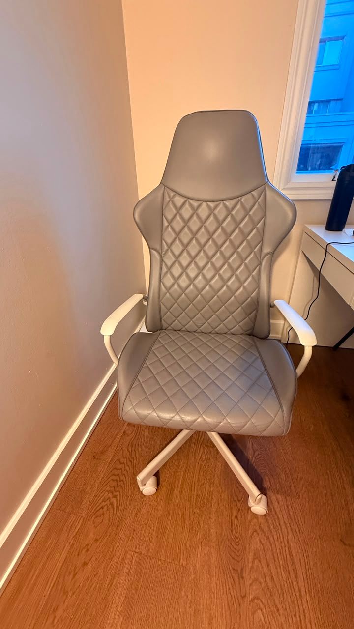 Office Chair – Excellent Condition