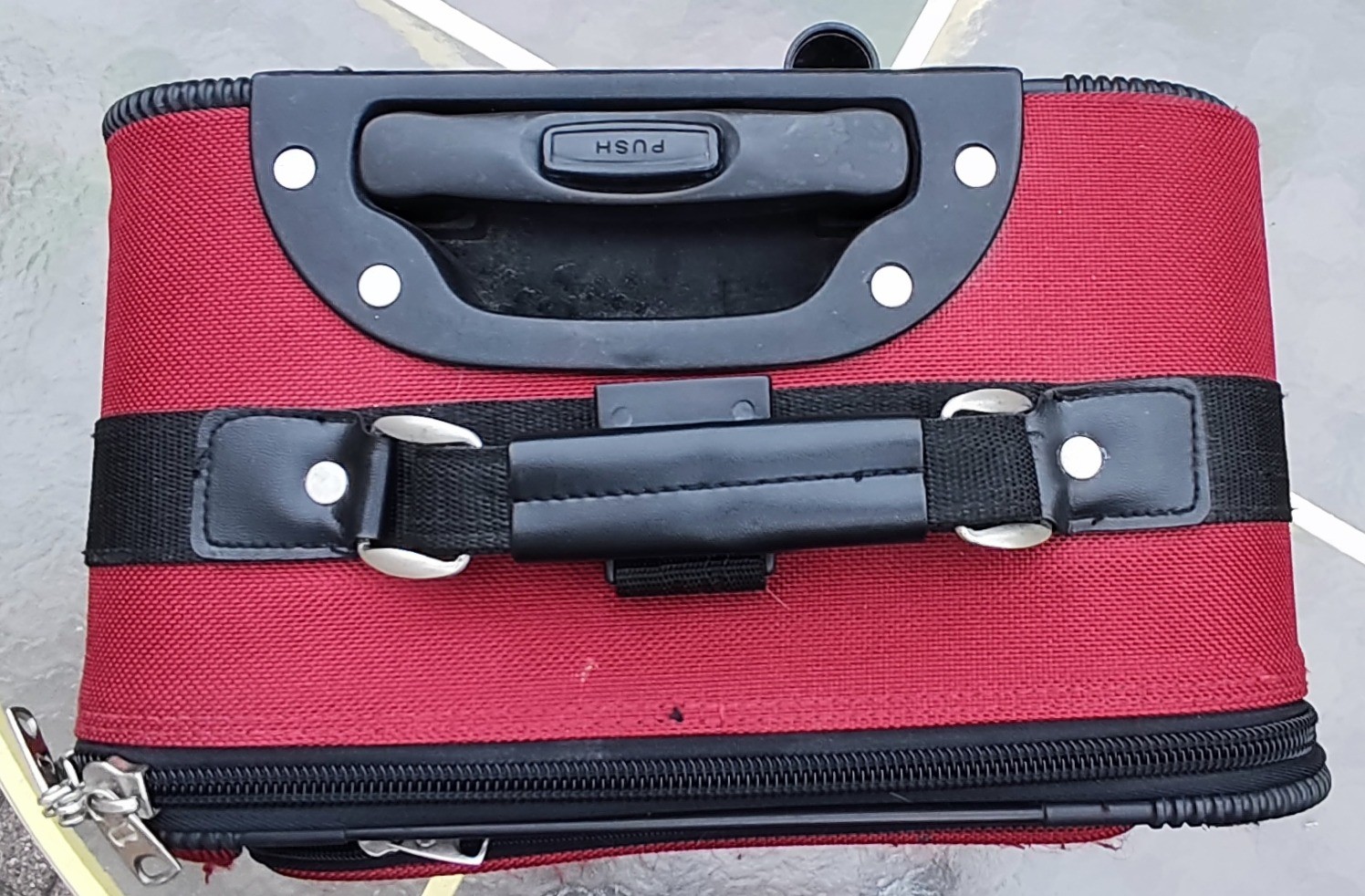 American Tourister carry on luggage with telescopic pull handle - photo 2