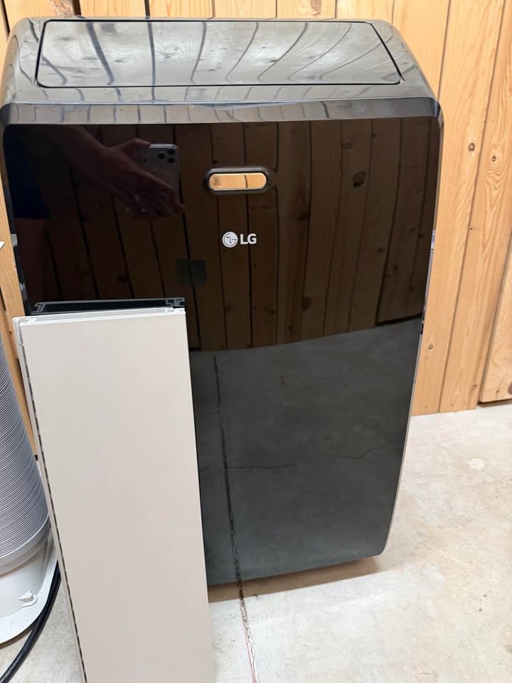 LG Portable Air Conditioner - photo 4