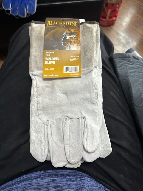 Welding gloves and beanies - photo 5